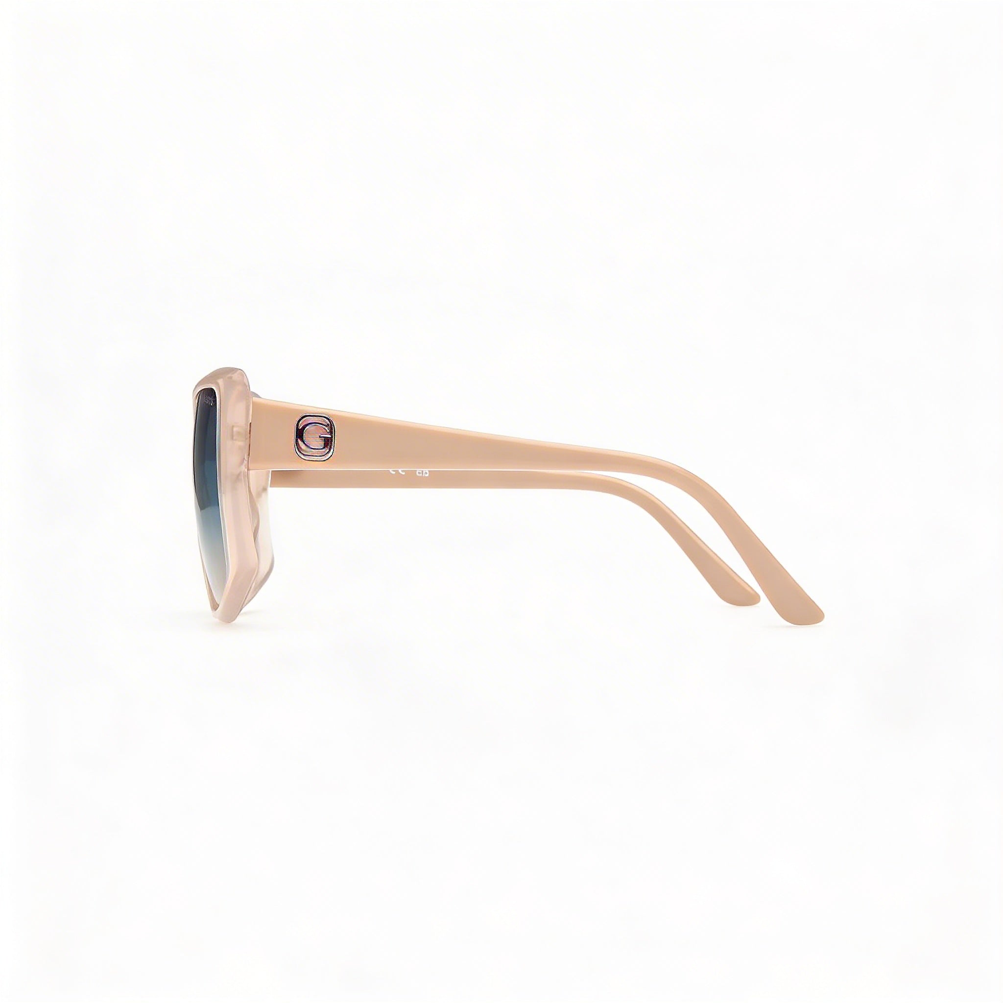 GUESS Women's Emery Oversize Square Sunglasses, Injected Ivory Frame, Gradient Green Lenses, UV Protection, 53mm, Photo 3