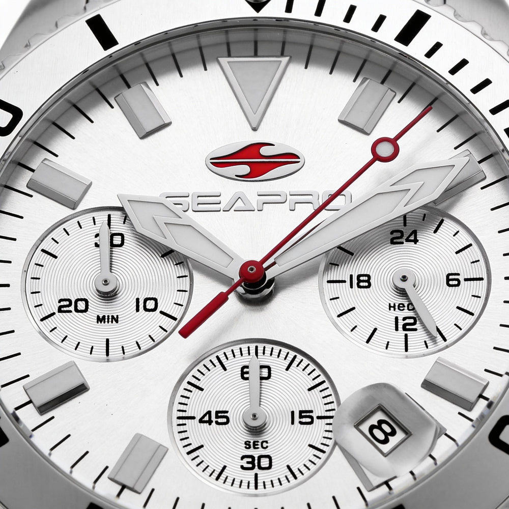 Seapro Quartz Movement Men's Silver Stainless Steel 200-Meter Water Resistant Watch with Mineral Crystal