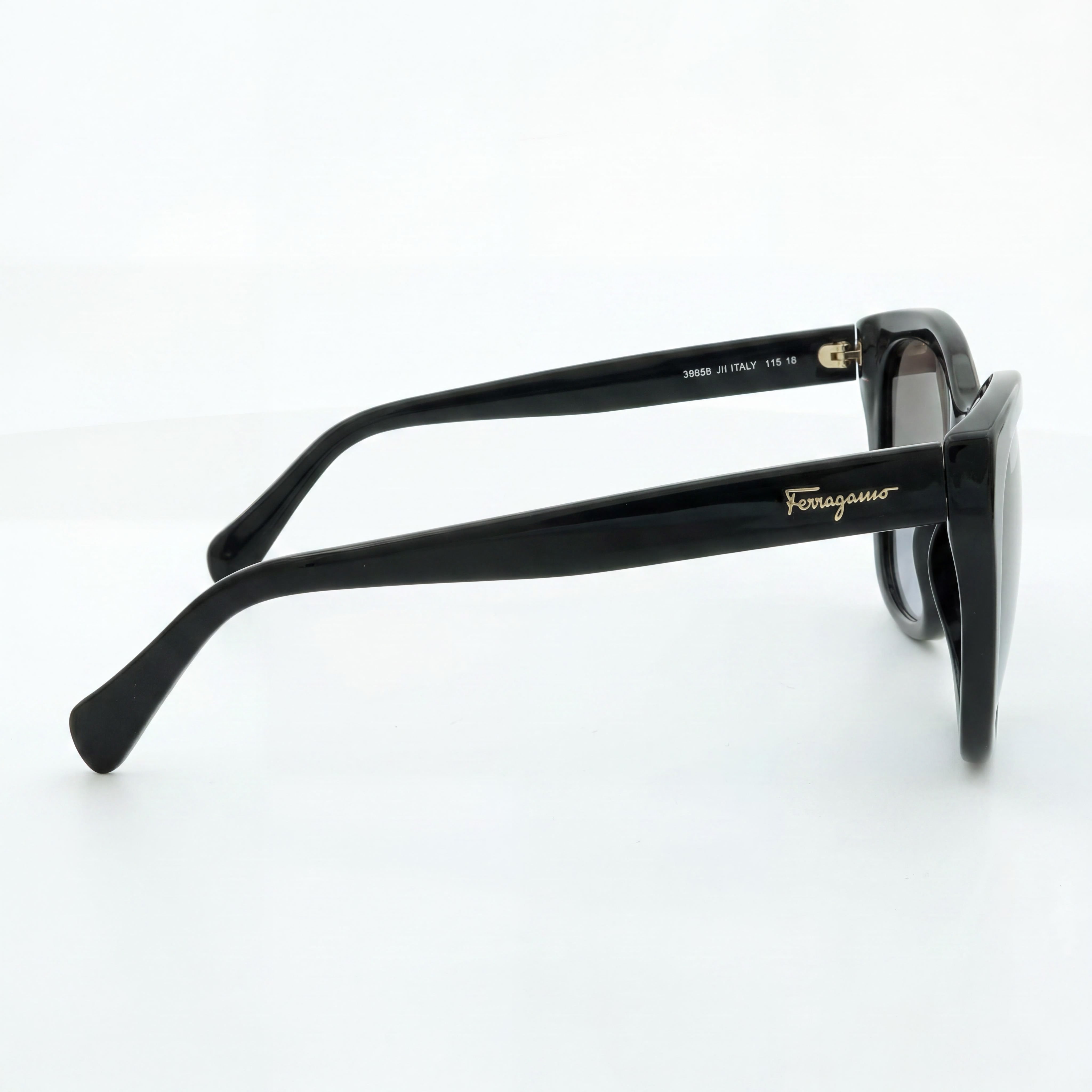 Salvatore Ferragamo Gafas de Sol Clásicas Negras de Plástico Ojo de Gato para Mujer con Degradado Gris Lente de 56mm y 100% Protección UV, Photo 3