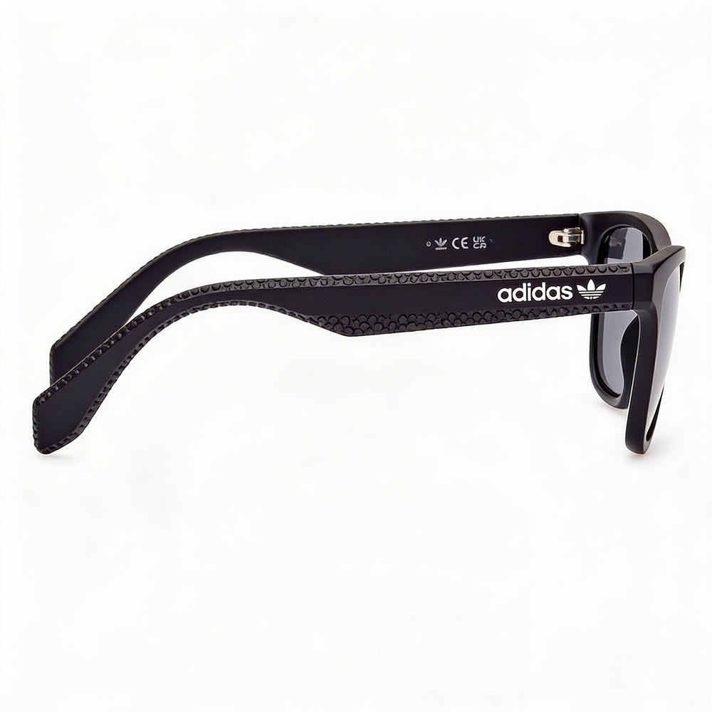 Gafas de sol cuadradas Adidas Or0069 Unisex en negro mate con lentes ahumadas no polarizadas con protección UV de 54 mm