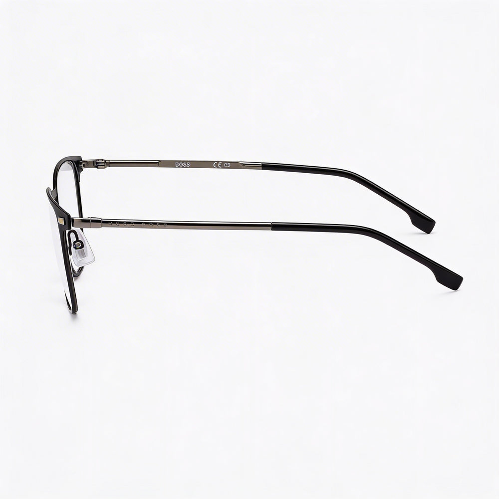 Gafas para hombre Hugo Boss Boss 1021 con armazón de metal en acabado negro mate, con un ancho de lente de 52 mm.