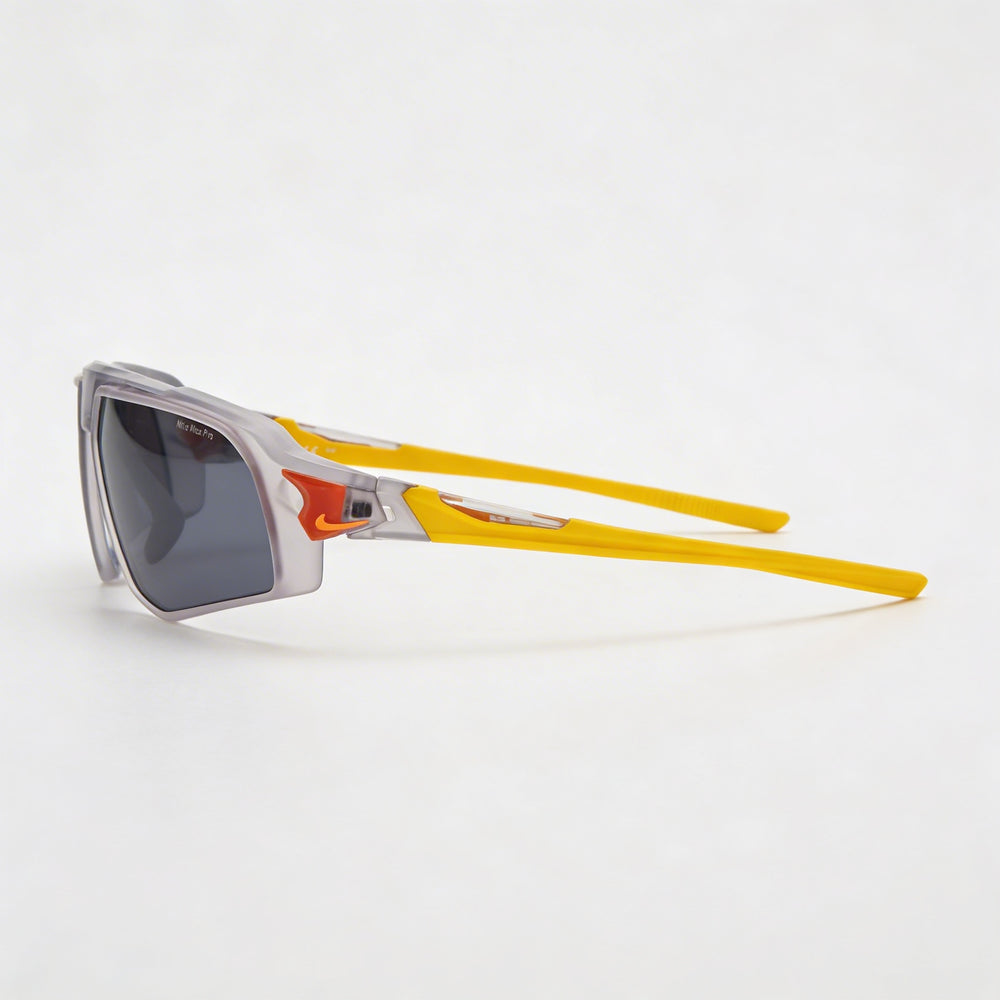 Gafas Nike Flyfree Fv2387 de titanio para mujer, gris lobo mate, protección UV 400, 59 mm