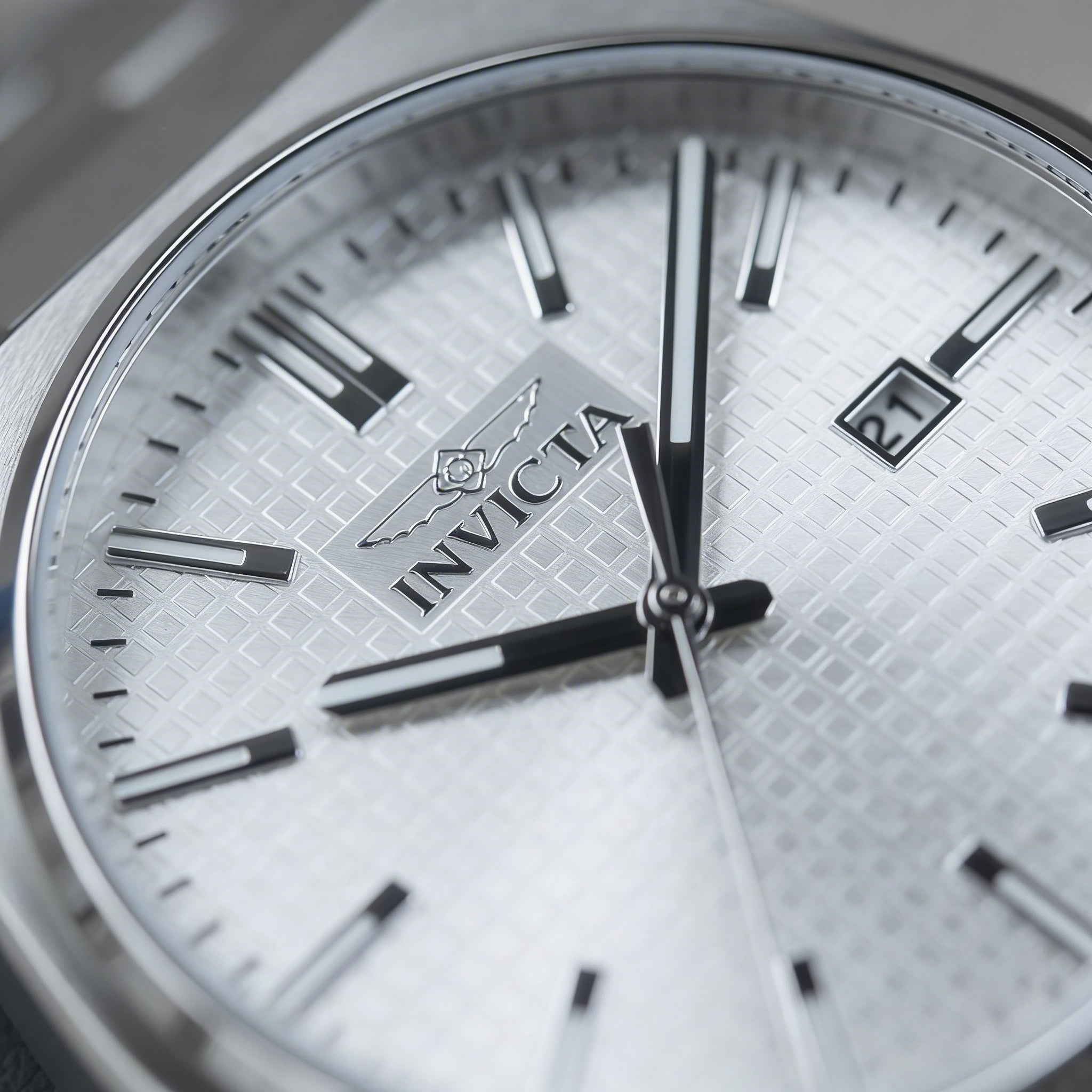 Reloj Invicta Speedway 48393 unisex de acero inoxidable con correa y esfera plateada, de cuarzo, resistente al agua hasta 5 bares, 40 mm, Photo 2