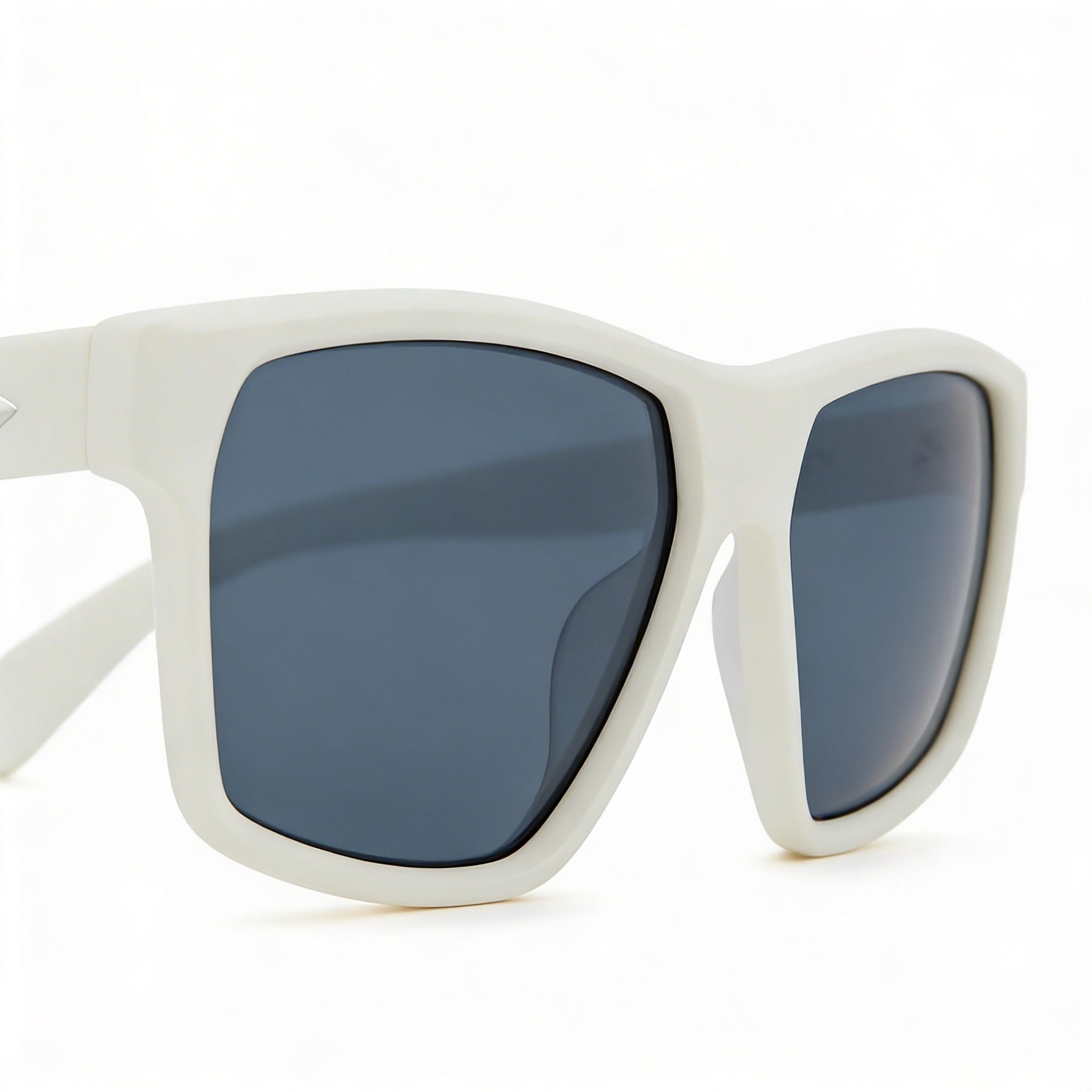 Rag & Bone Modern RNB5048/S Women's Matte White Acetate Sunglasses, 58mm Lens Width, Photo 3