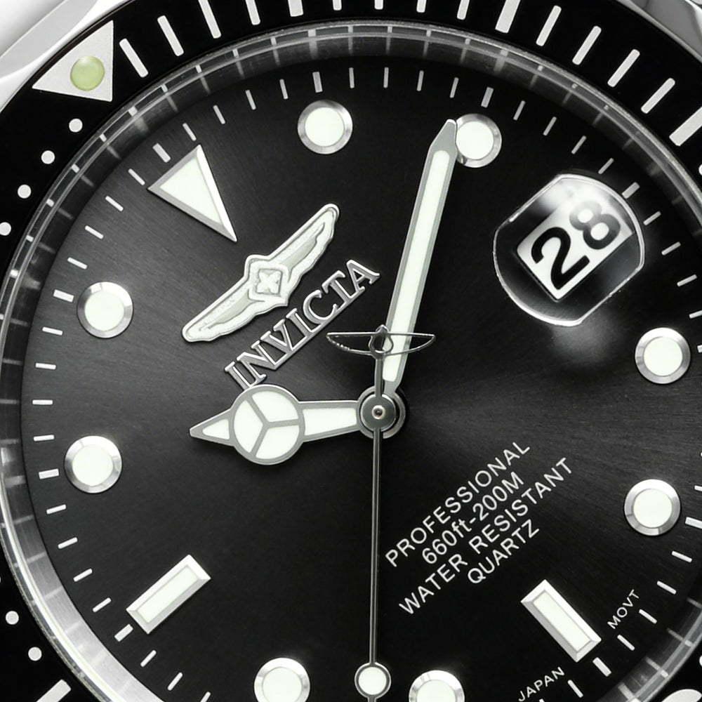 Reloj Invicta de cuarzo plateado y negro para mujer, 37,5 mm, brilla en la oscuridad, resistente al agua hasta 200 m.