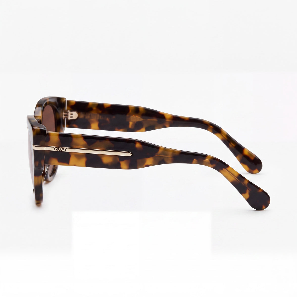 QUAY AUSTRALIA Chit Chat Women's Acetate Sunglasses with Pebble Tortoise Frame and Brown UV Protection Lenses 145mm, Photo 3