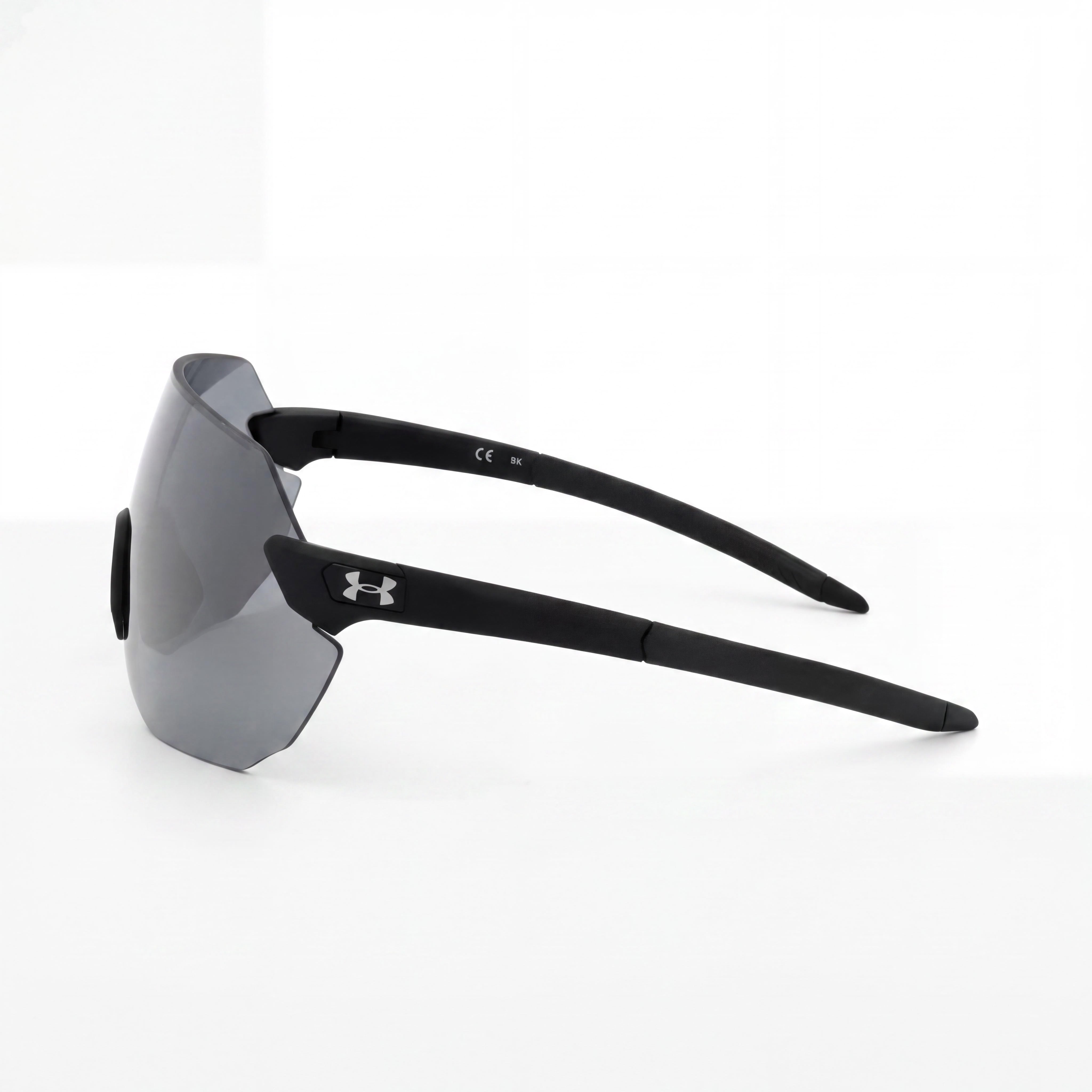Gafas de sol unisex Under Armour Classic, montura de policarbonato negro mate, protección UV, lentes grises de 99 mm, Photo 3