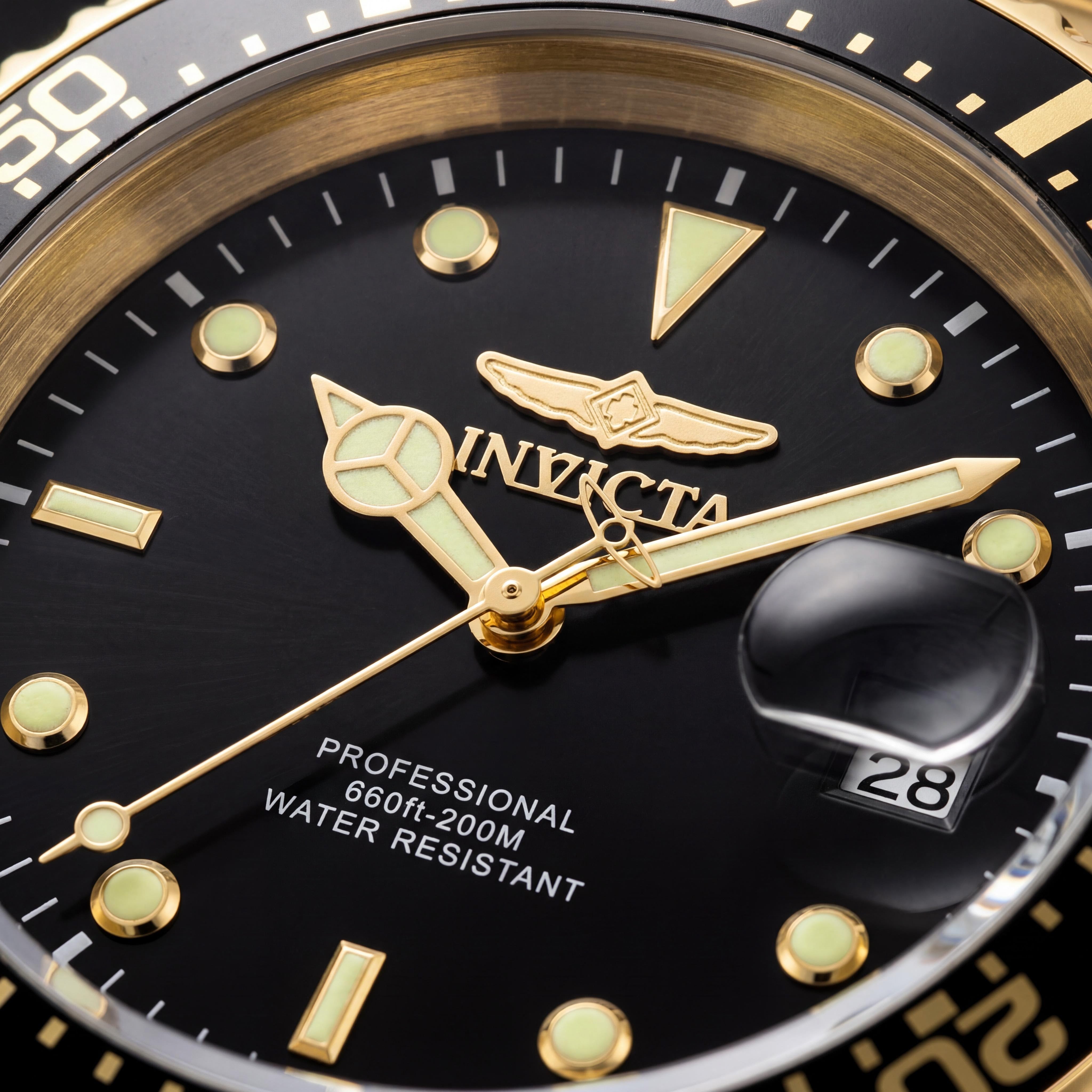 Reloj Invicta Pro Diver de acero inoxidable tono dorado para hombre con bisel negro, ventana de fecha magnificada, resistente al agua hasta 200M, Photo 2