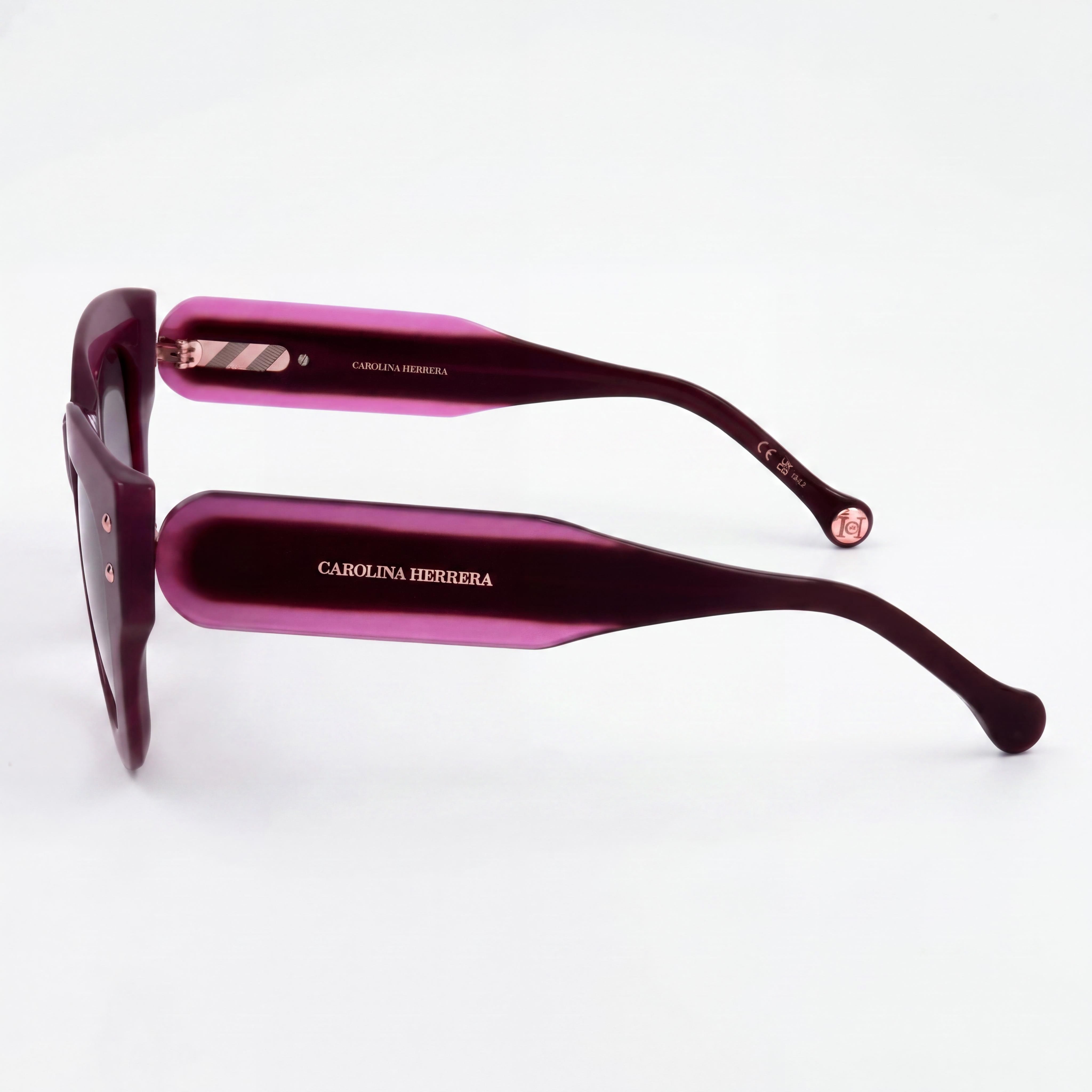 Carolina Herrera Casual Women's Sunglasses, Cyclamen Ecological Oil Frame, Grey Doubleshade Lenses 47-26-145, Photo 3