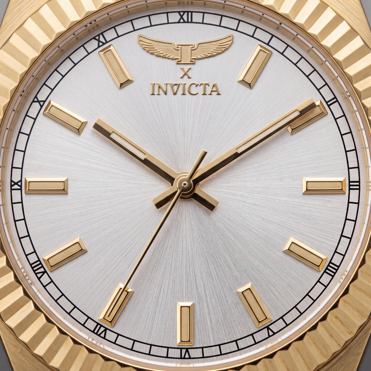 Reloj Invicta Specialty 69005 Unisex con correa de acero inoxidable dorado, cronómetro de cuarzo y esfera blanca de 41 mm, Photo 2