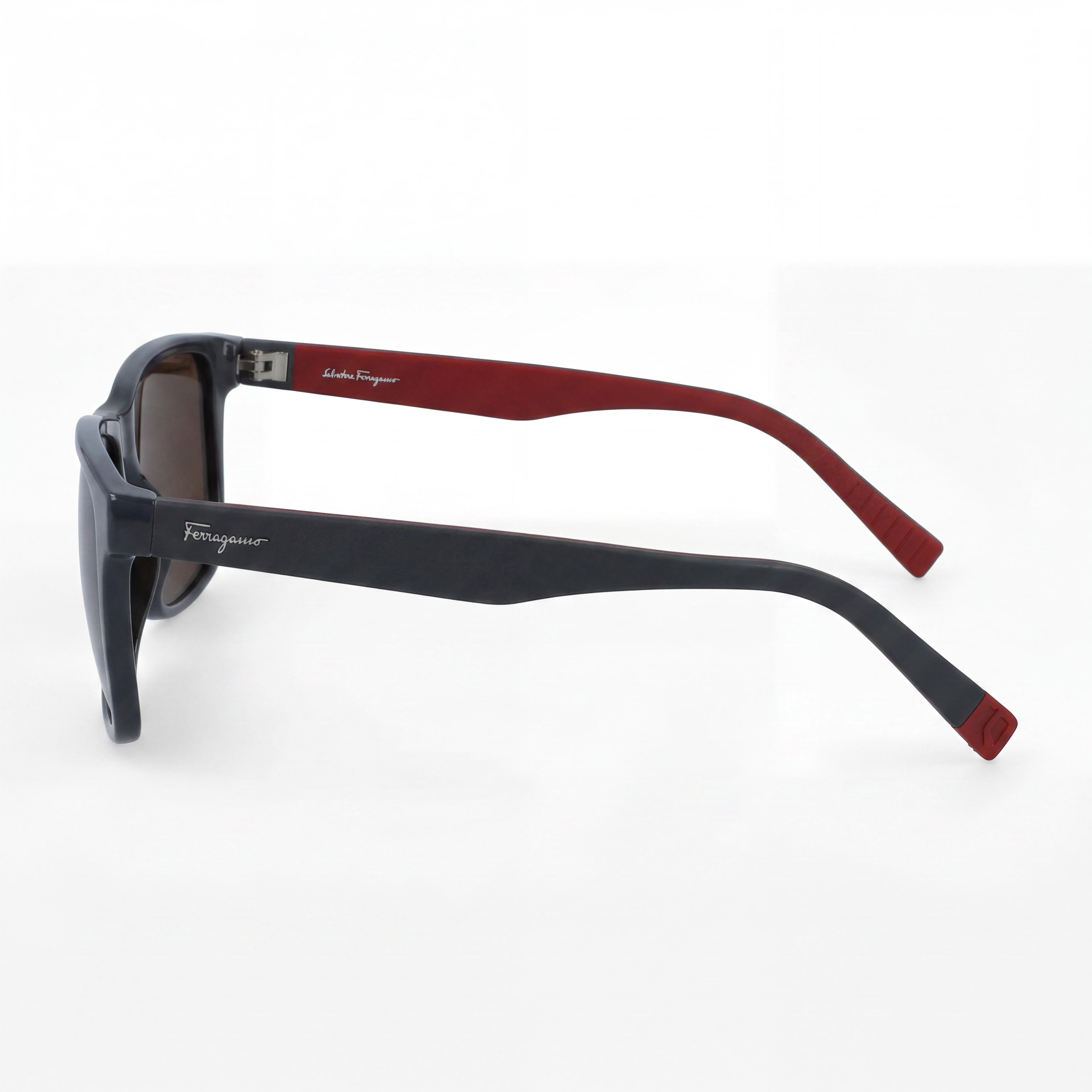 Ferragamo Women's Sunglasses with Dark Grey Red Plastic Frame and Polycarbonate Lenses, 57mm, Photo 3