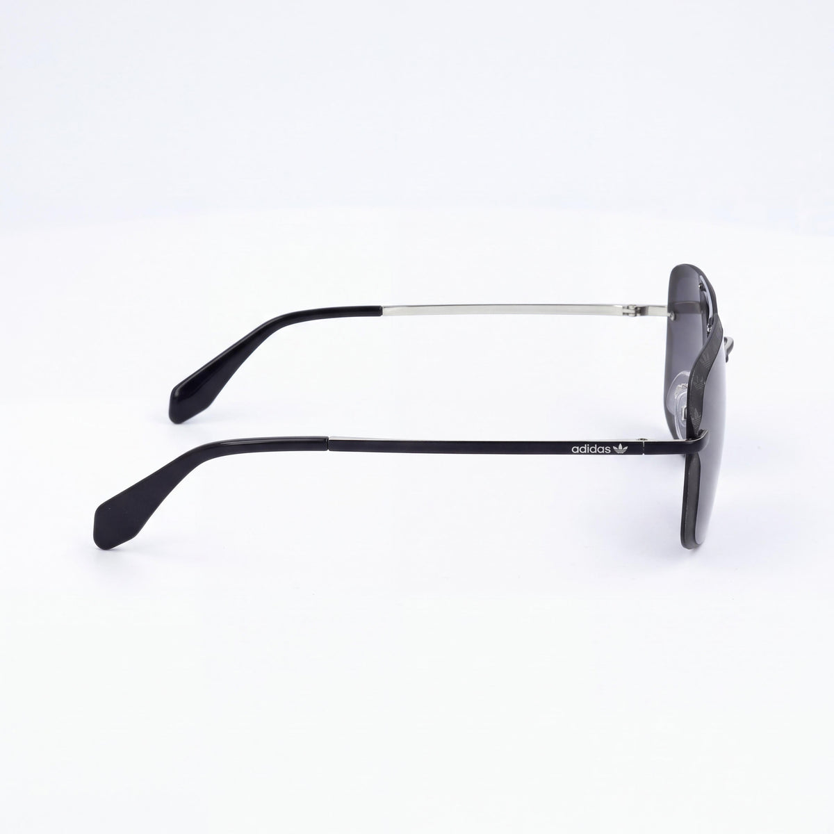 Gafas de sol de aviador contemporáneas Adidas Originals para hombre con armazón de metal negro, lentes ahumadas y protección UV, 62 mm, Photo 3