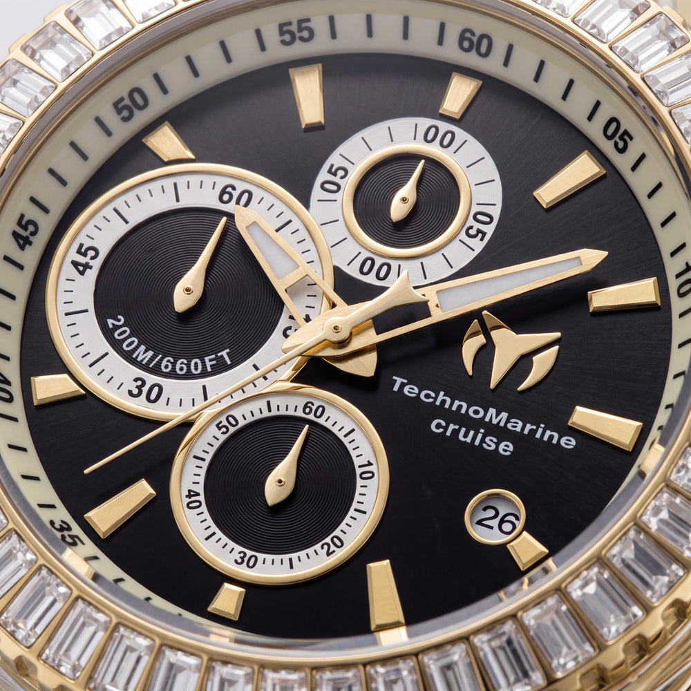 Reloj de cuarzo cronógrafo moderno Technomarine para hombre, acero inoxidable tono dorado, correa de silicona negra, 45 mm