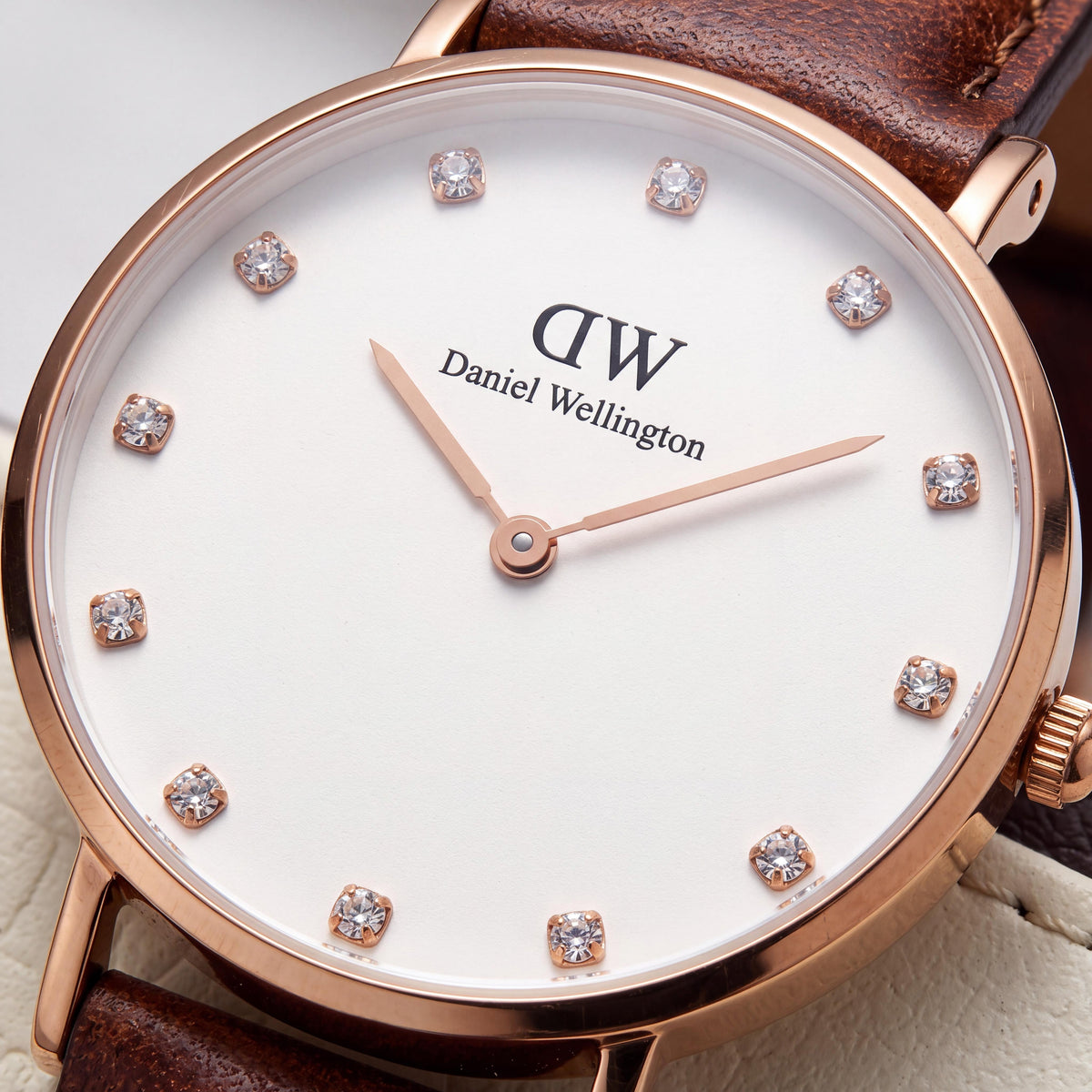 Daniel Wellington Women's Classy St Mawes 0950DW Watch, Rose Gold Case, White Dial, Brown Leather, 34mm, Photo 2