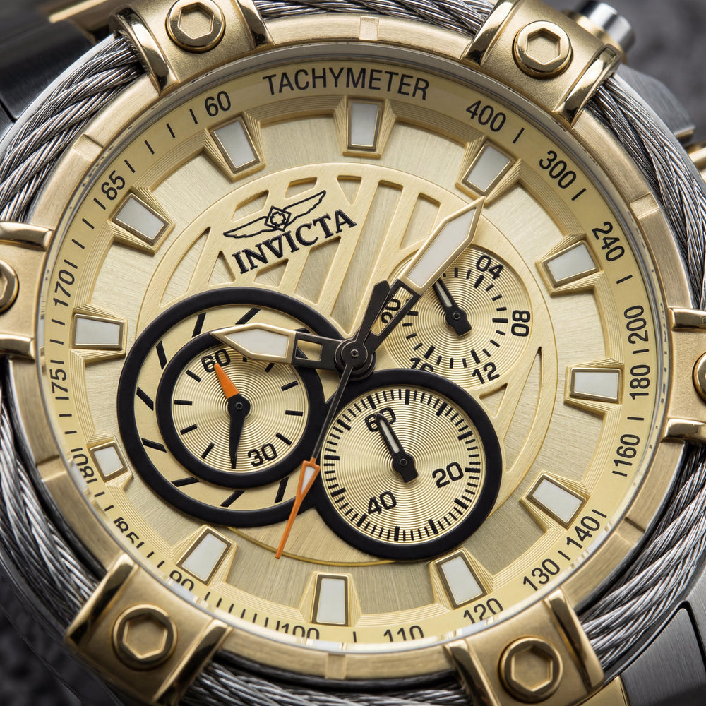 Reloj cronógrafo Invicta Bolt 49747 para hombre con brazalete de acero inoxidable en dos tonos oro y plata de 52 mm