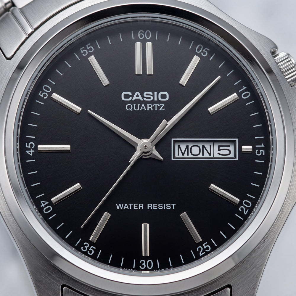 Casio Quartz Movement Unisex Black Silver Stainless Steel Water Resistant Day/Date Watch 38.5mm