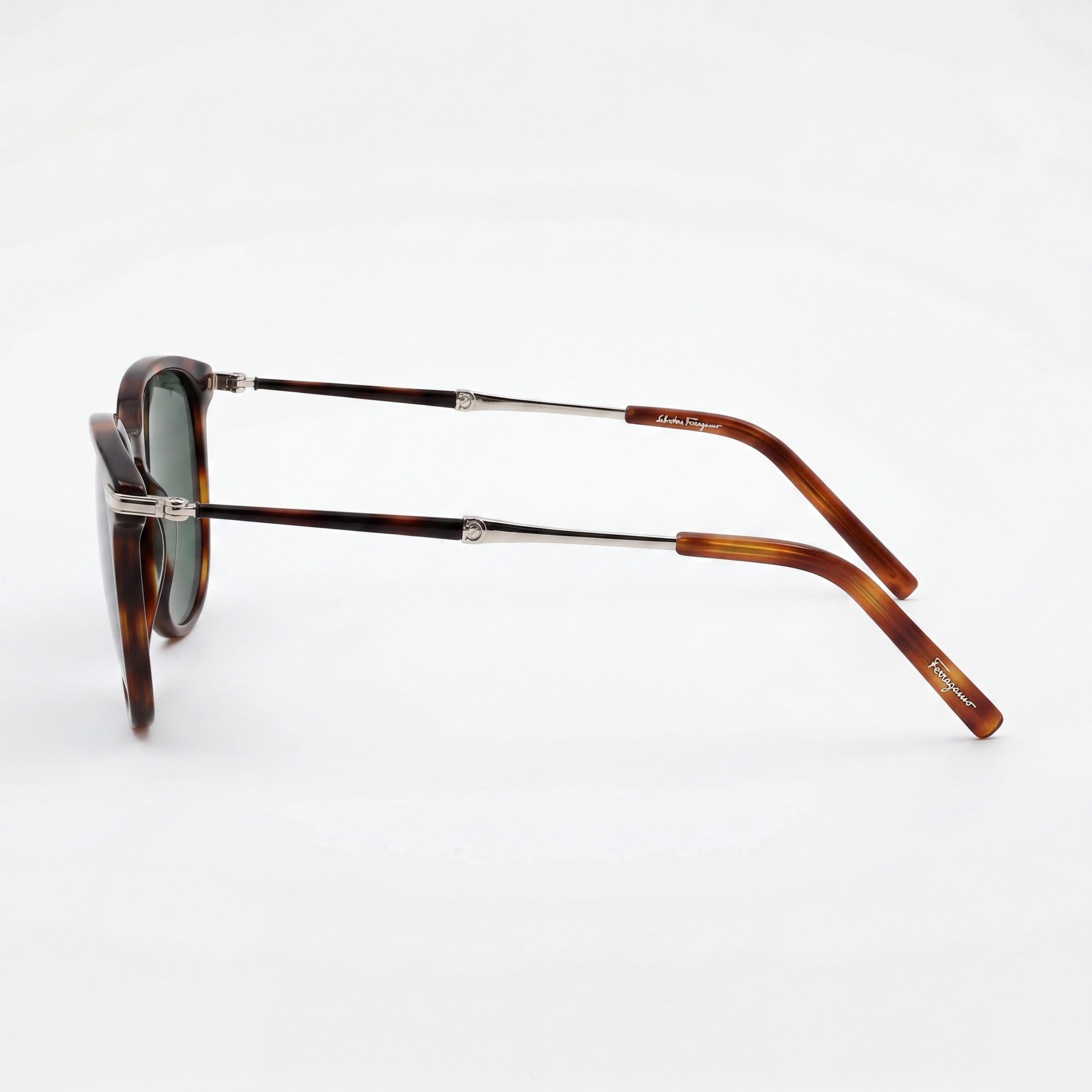 Salvatore Ferragamo SF 1015S Unisex Contemporary Acetate Tortoiseshell Frame Green Lens Sunglasses 52mm, Photo 3