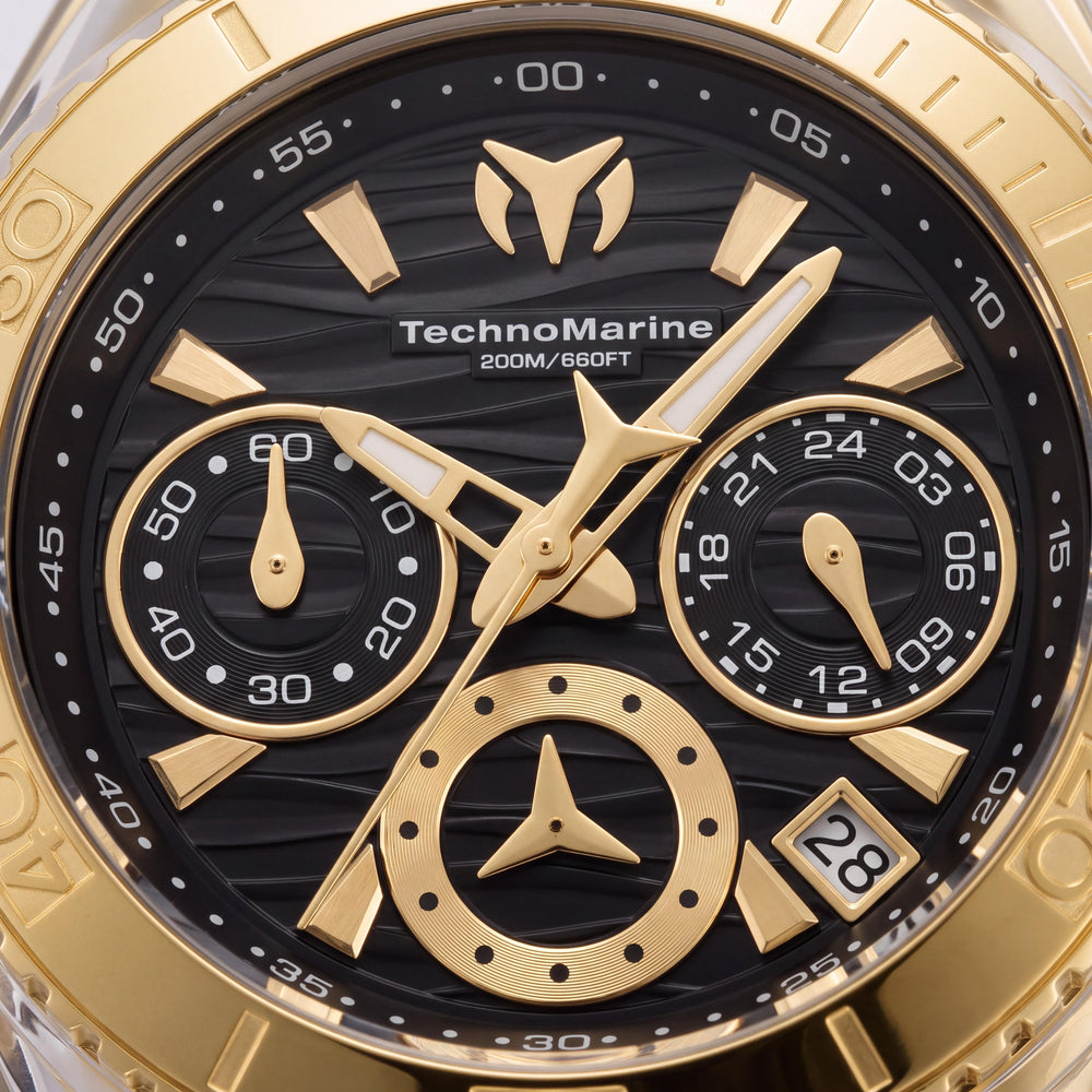 Reloj de mujer TechnoMarine Cruise TM-120036 con cronógrafo y movimiento de cuarzo, esfera negra, caja tono dorado, 40mm
