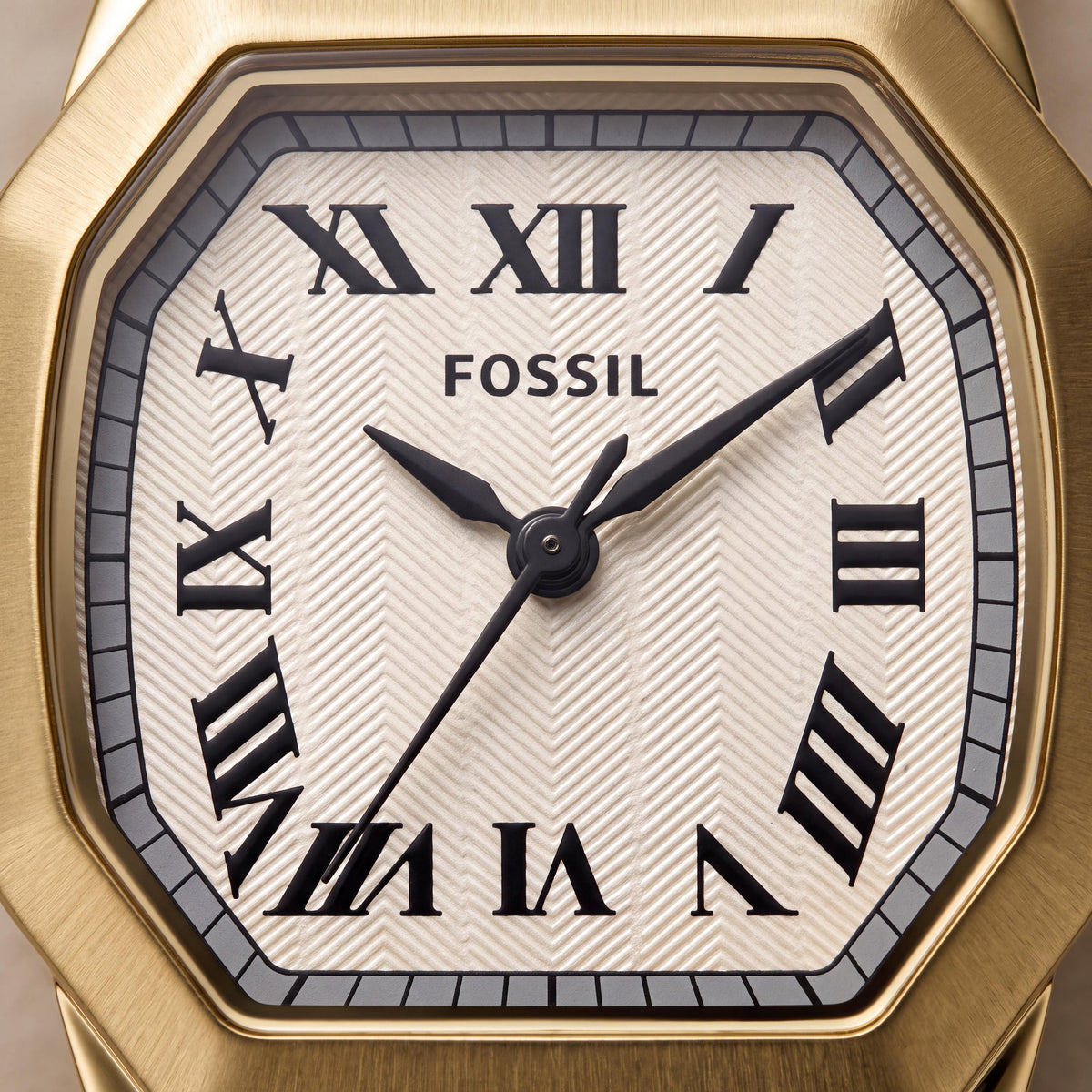Fossil Women's Bracelet Octagon Gold-Tone Stainless Steel Watch with Cream Dial 27mm Water Resistant, Photo 2