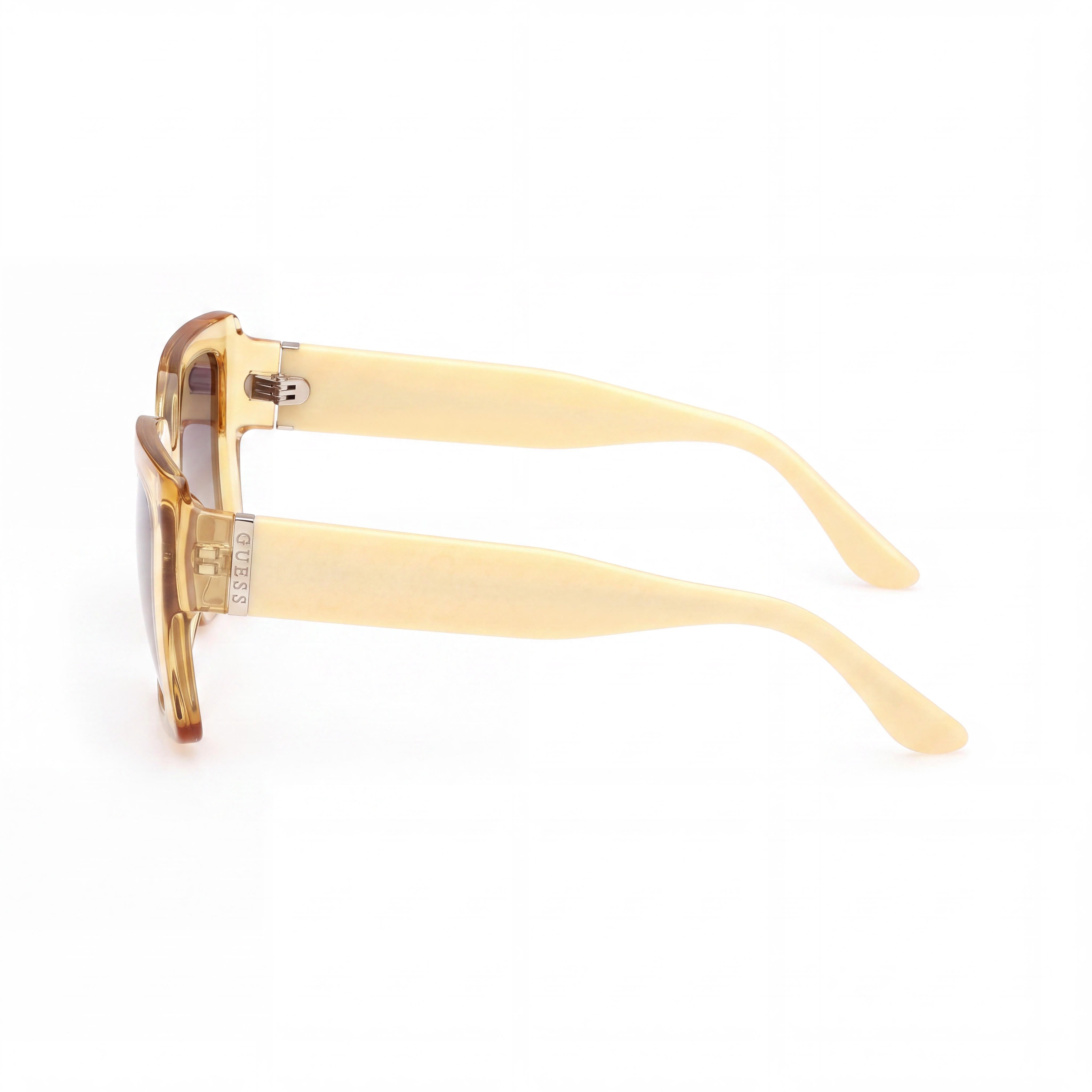GUESS Gafas de sol contemporáneas para mujer con montura de plástico brillante amarillo claro, protección UV y degradado ahumado de 53 mm, Photo 3