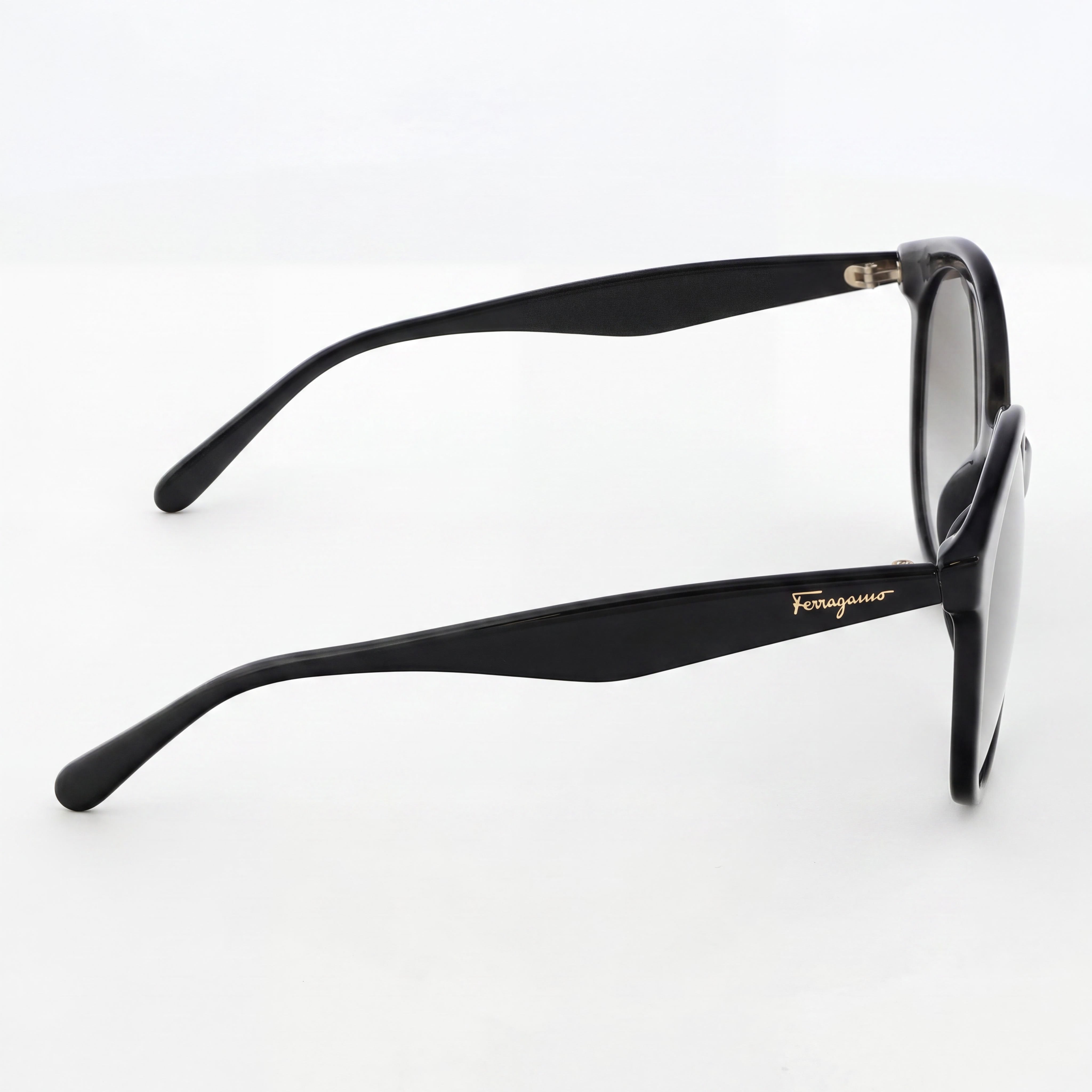 Gafas de sol redondas de plástico negro Salvatore Ferragamo SF1071S para mujer con lentes degradadas grises, 58 mm, protección UV, Photo 2