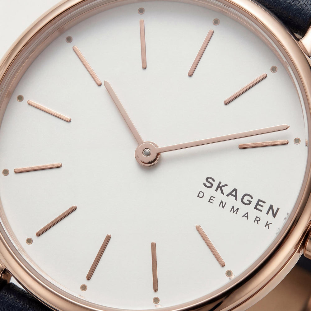Reloj SKAGEN DENMARK Signatur Lille para mujer, 30 mm, acero inoxidable, oro rosa, cuero azul, esfera blanca