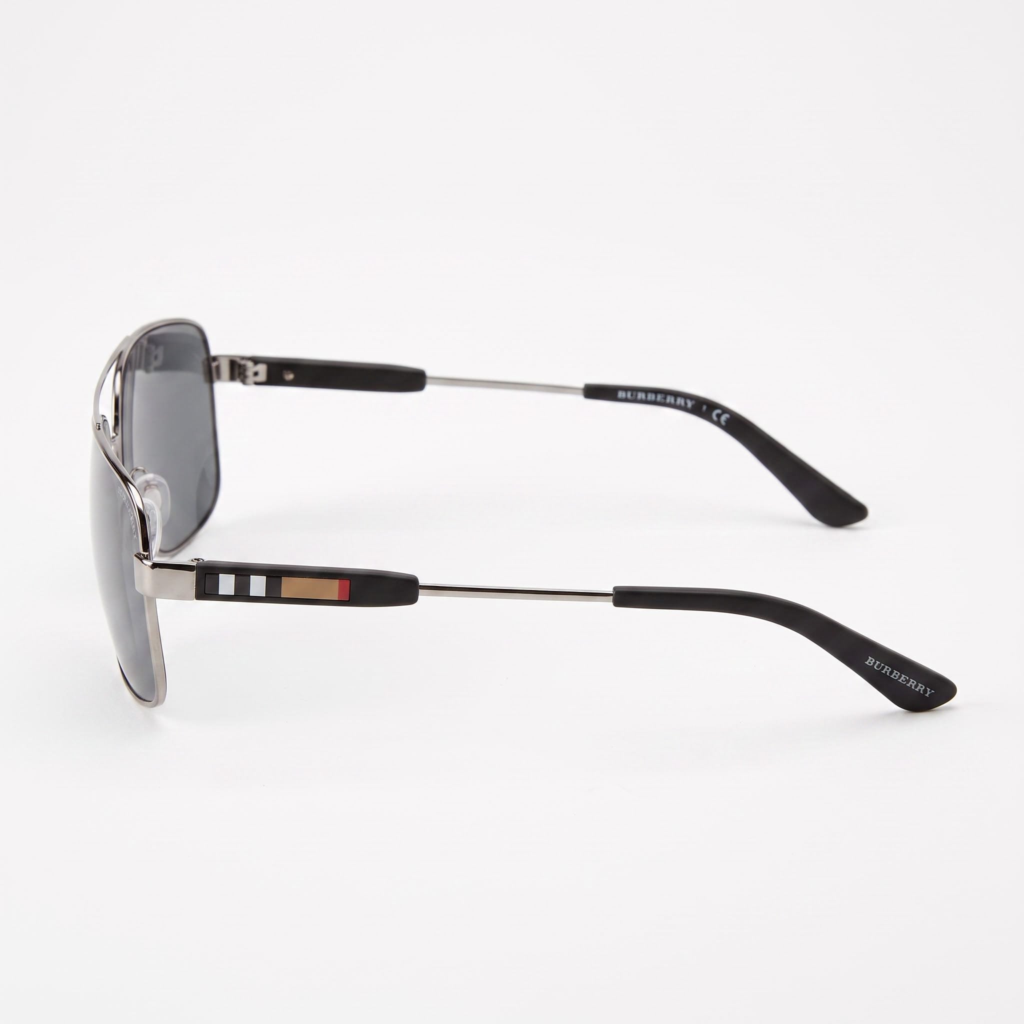 BURBERRY Classic Unisex Gunmetal Gray Plastic Frame with Polycarbonate Grey Lenses, 63mm Lens, 15mm Bridge, 135mm Temple, Photo 2
