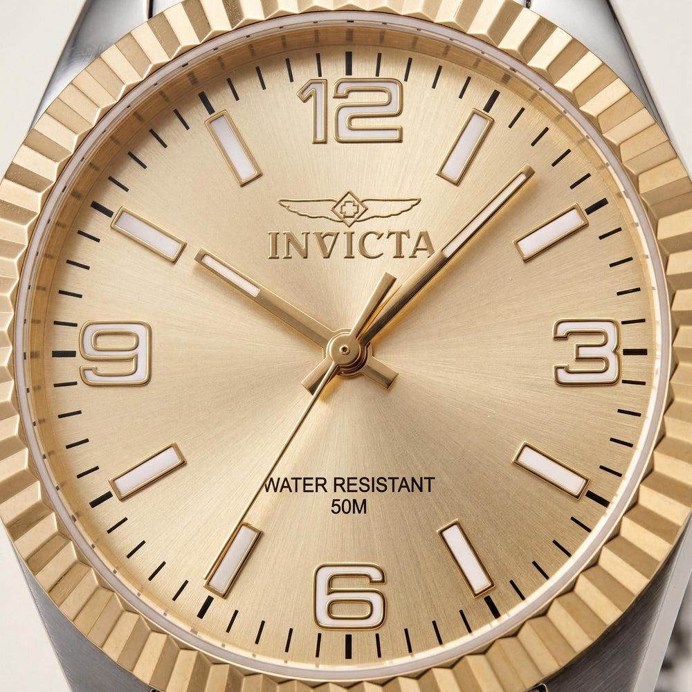 Reloj unisex moderno Invicta 47472 de cuarzo plateado y acero inoxidable, esfera dorada, resistente al agua hasta 5 ATM, 36 mm