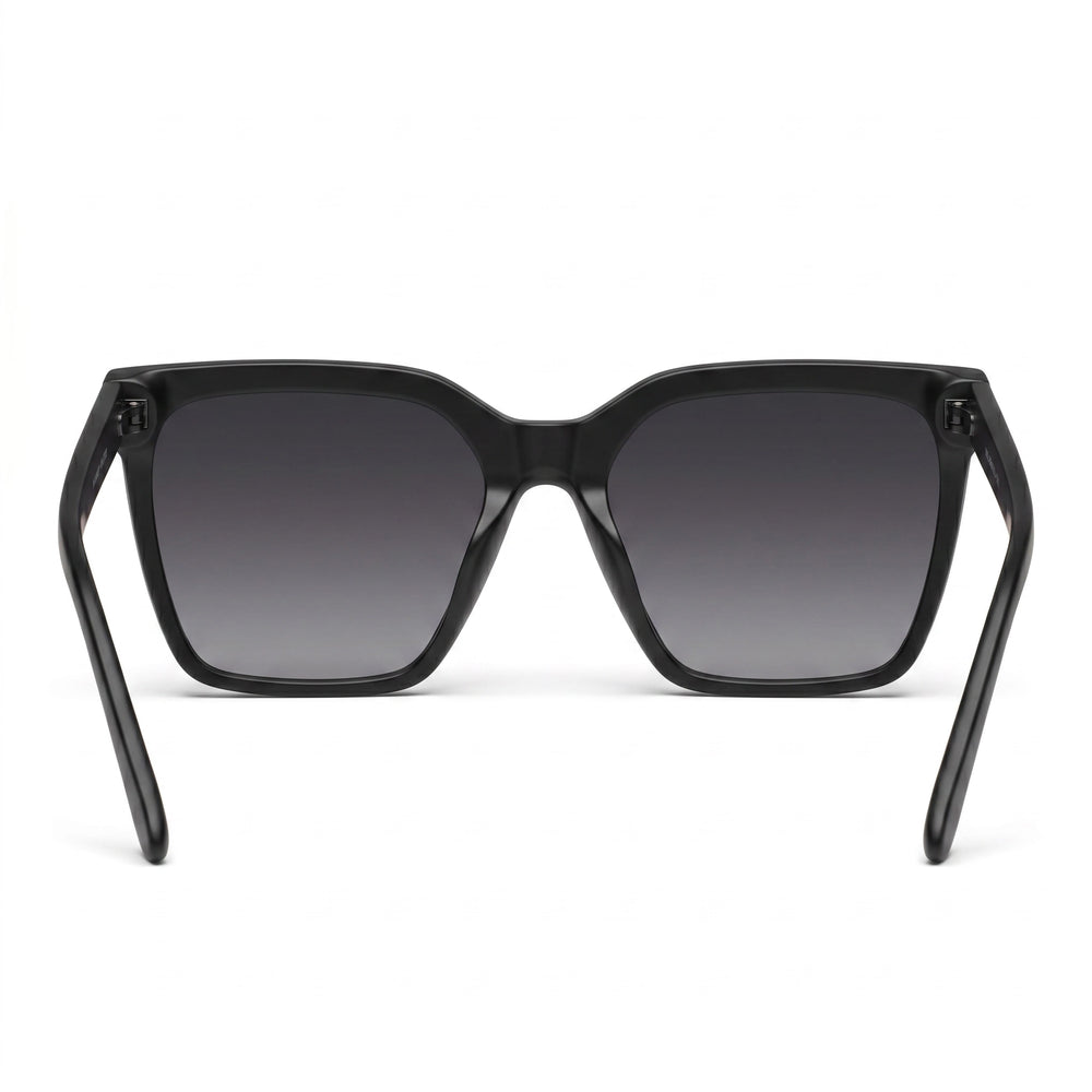 QUAY AUSTRALIA Gafas de sol de mujer Level Up con montura cuadrada de inyección negra, lentes polarizadas gris humo y protección UV 58-17-150
