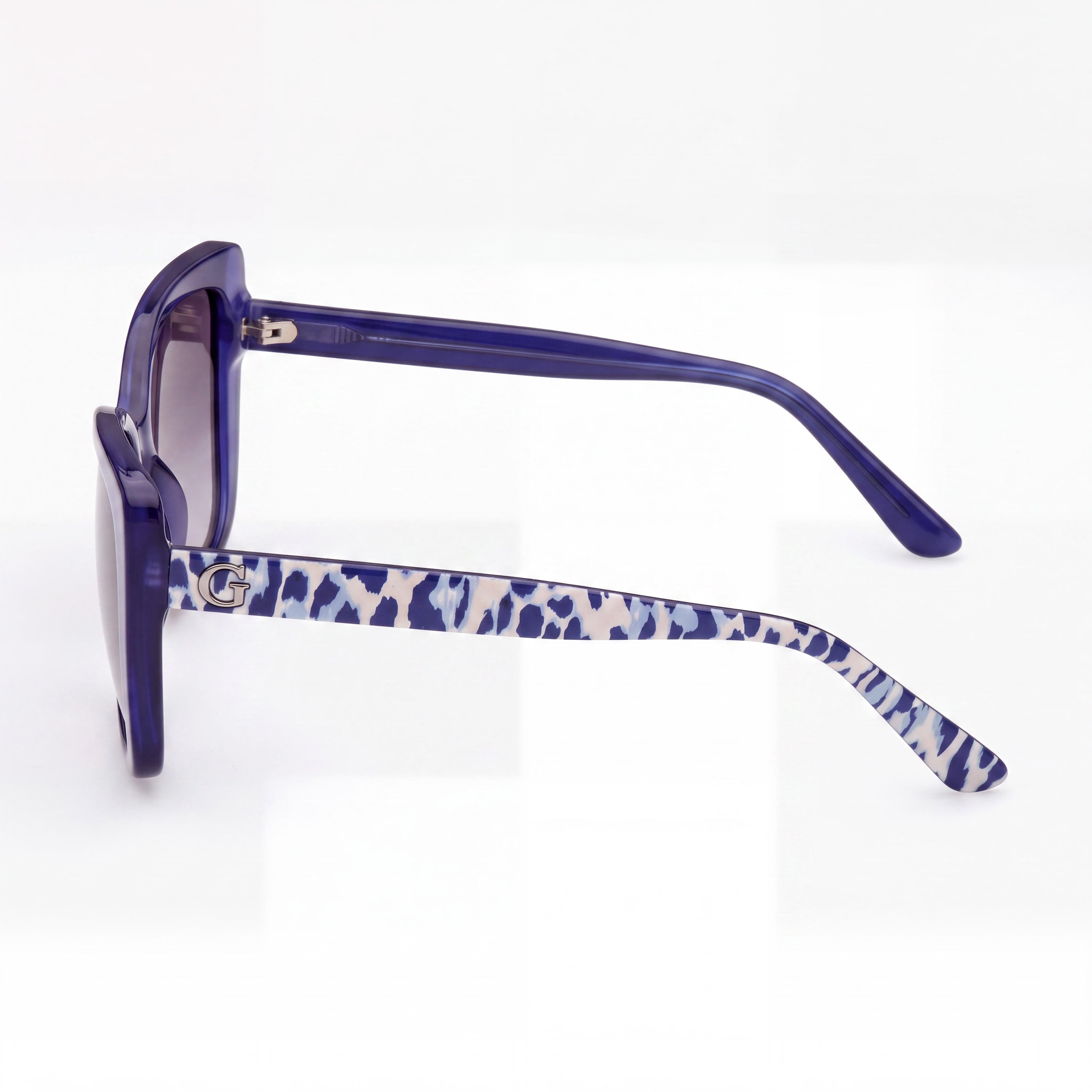 GUESS GU7829 Women's UV Protective Polycarbonate Blue Smoke Shaded Lens Sunglasses Shiny Blue Frame 56-16-140, Photo 3