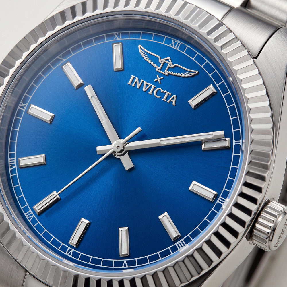 Reloj de cuarzo unisex Invicta Specialty 69015, caja de acero inoxidable de 40 mm, esfera azul, brazalete de acero inoxidable.