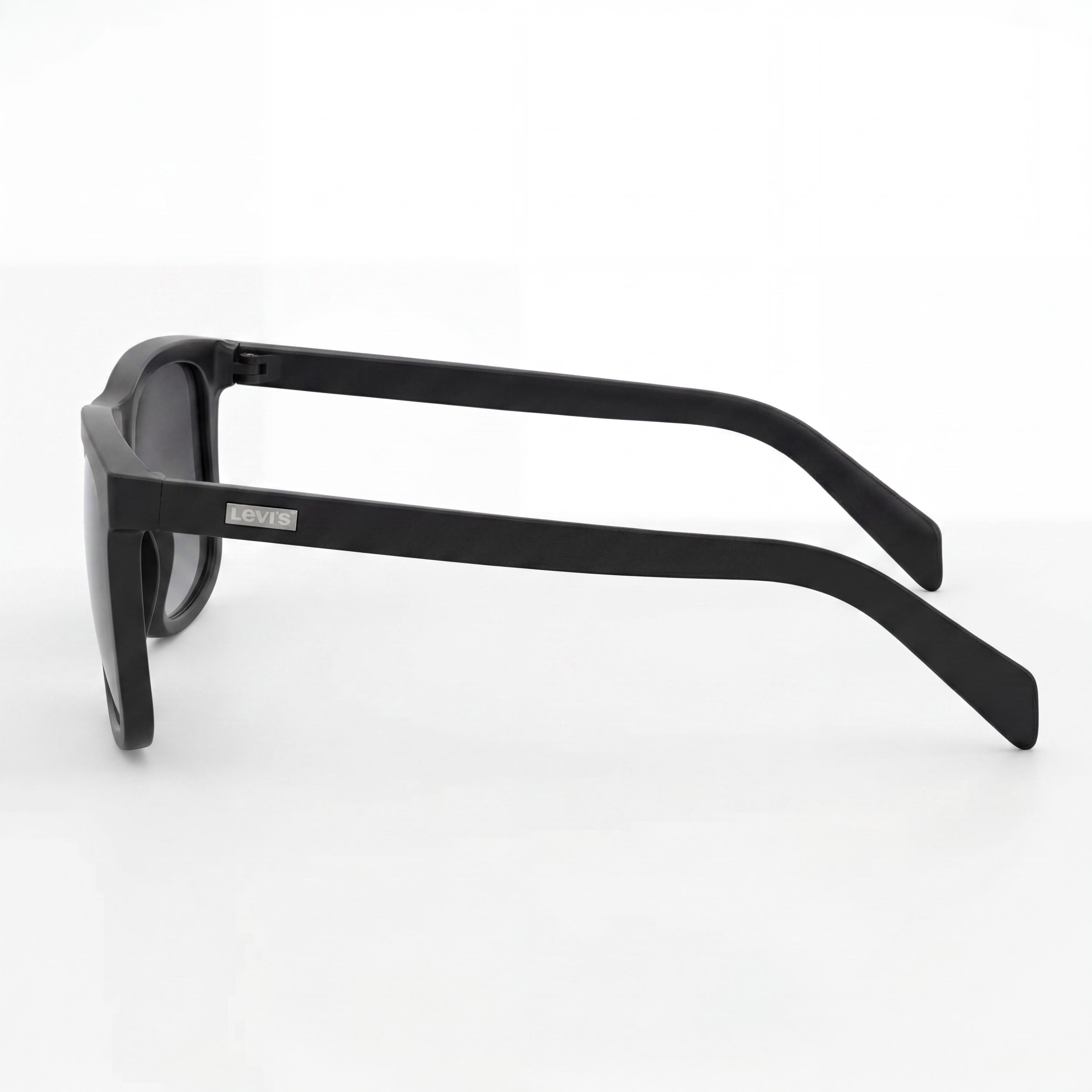 Levi's Modern Women's Black ECO POLYAMIDE Sunglasses, Dark Grey Shaded Lenses, Size 56-17-145, Photo 3