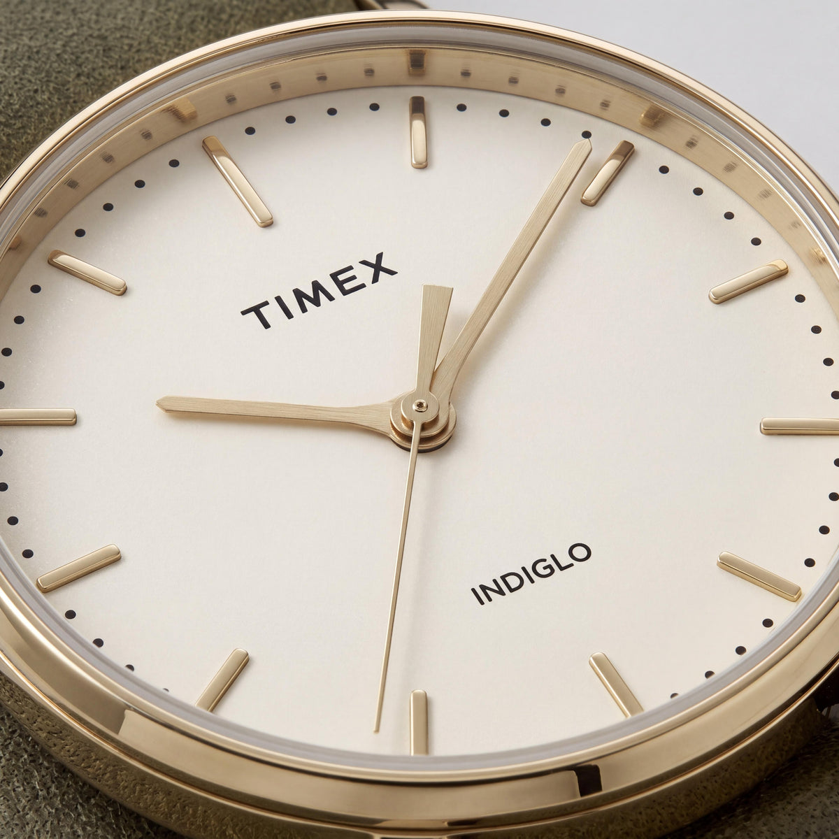 Timex Women's Weekender Fairfield TW2P98500 Round Gold Tone Steel Green Leather Strap Watch 37mm Water Resistant, Photo 2