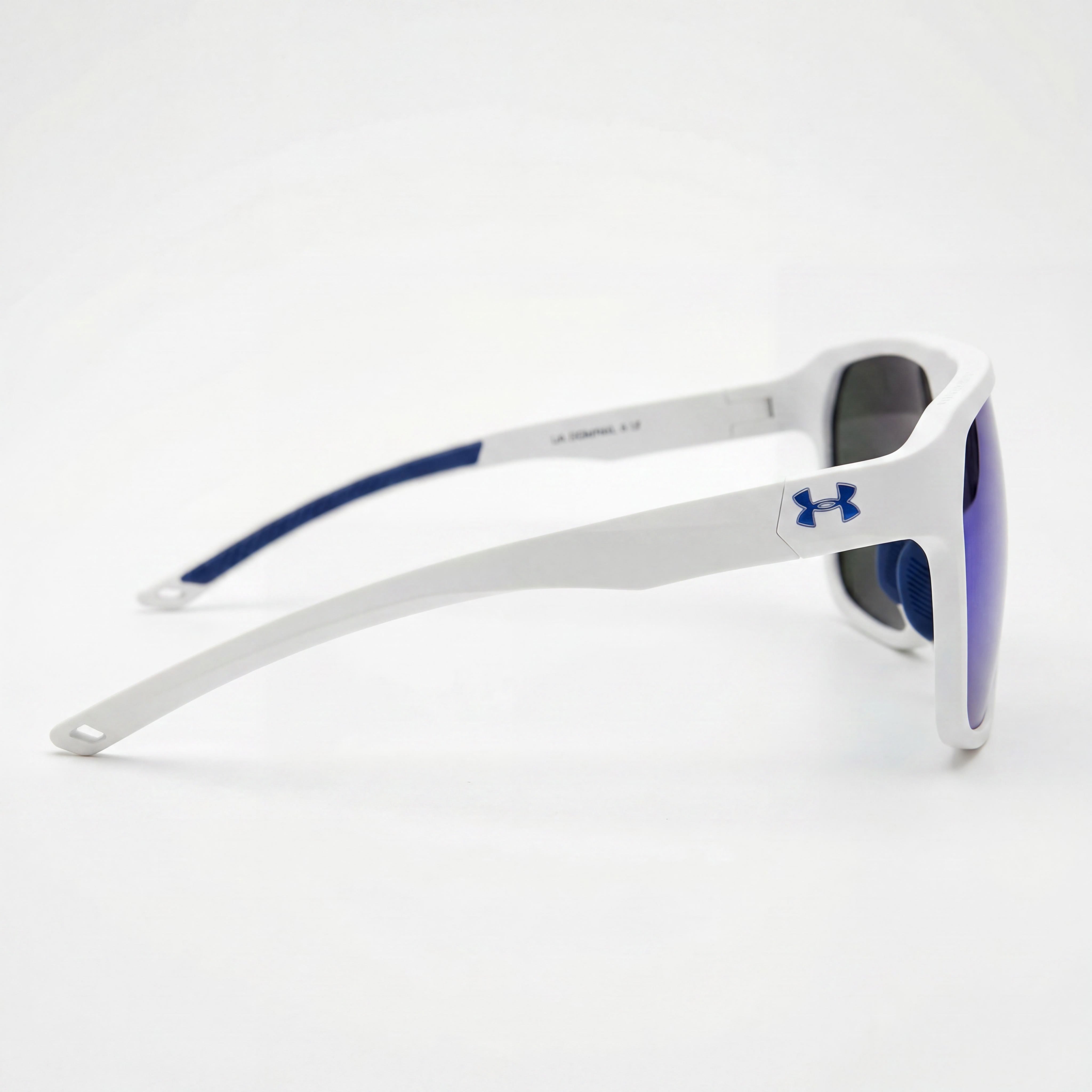Gafas de sol unisex Under Armour Dominate rectangulares de poliamida no polarizadas con protección UV, blanco mate y azul espejado, 62 mm, Photo 3