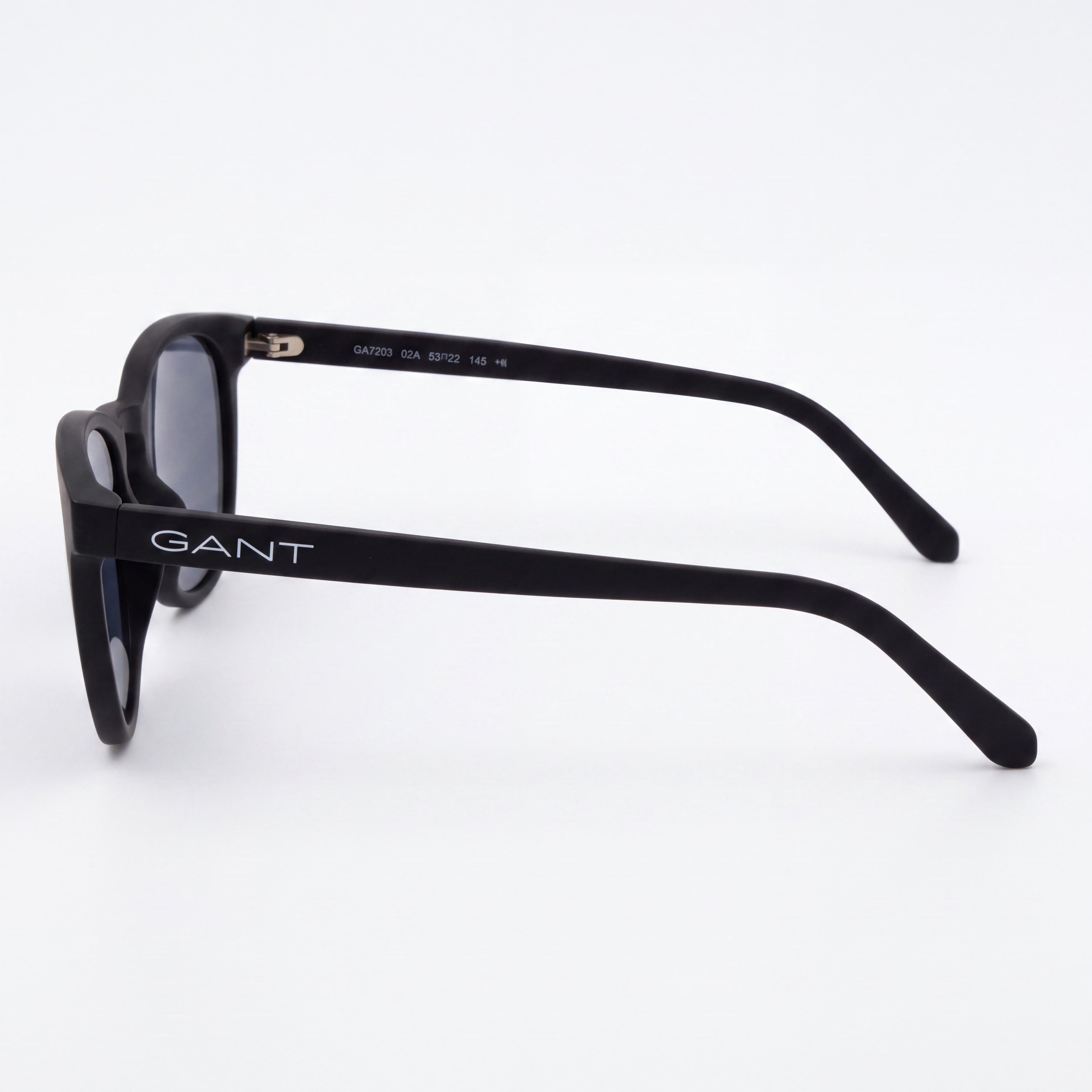 GANT GA7203 Gafas de sol modernas para hombre con montura inyectada en negro mate y lentes de plástico ahumado, 53-22-145, Photo 3