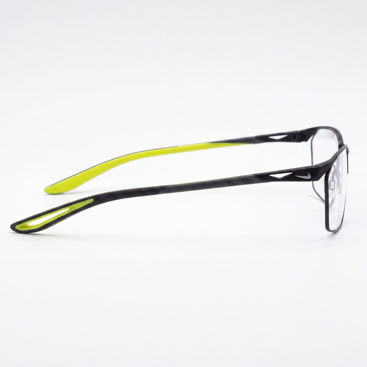 Gafas Nike unisex de armazón de acero aleado 4311 con lentes de policarbonato de 56 mm, color negro satén/voltio, Photo 2