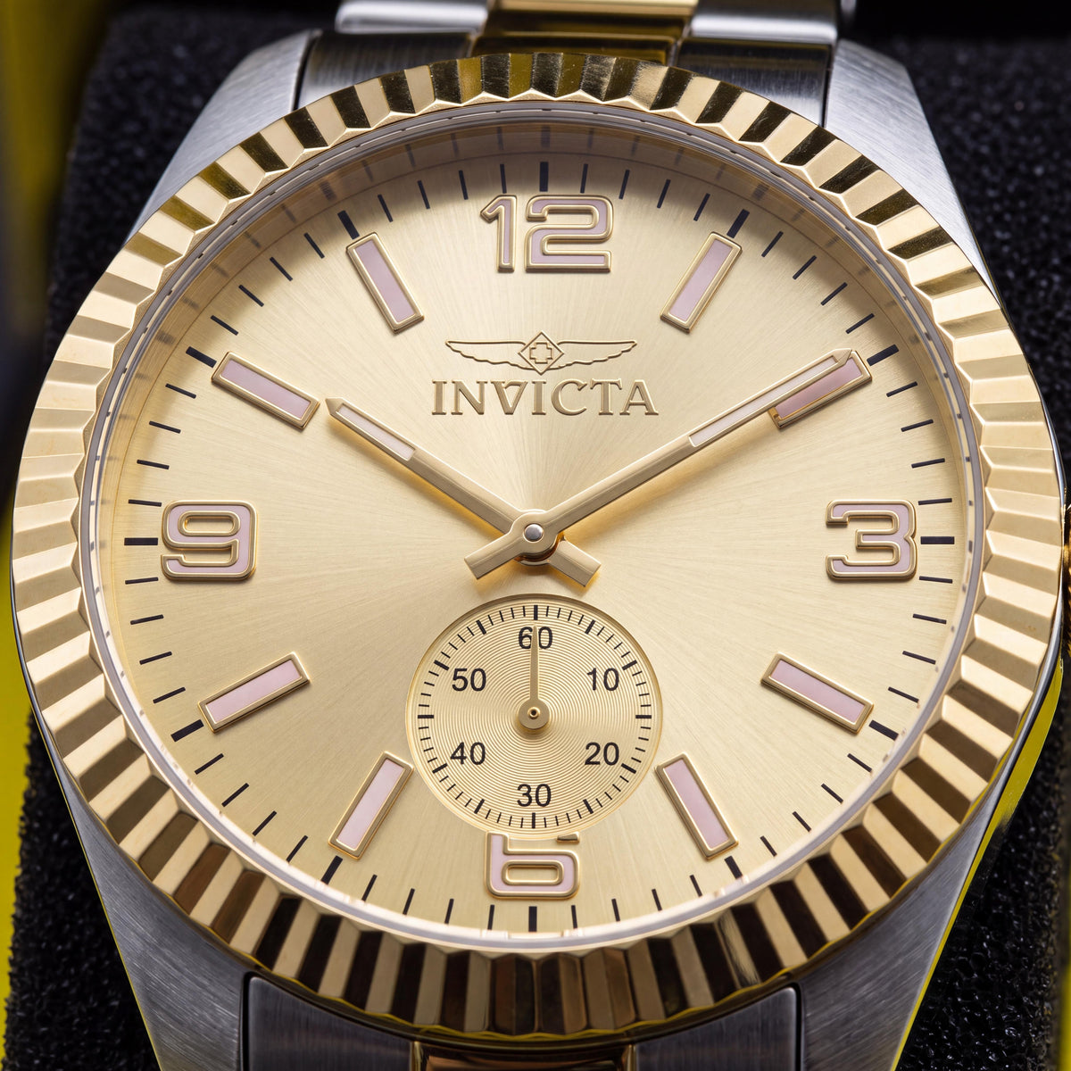 Reloj Invicta Specialty 49388 Unisex de Cuarzo con Caja y Correa de Acero Inoxidable, Esfera Dorada, 43mm, Photo 2