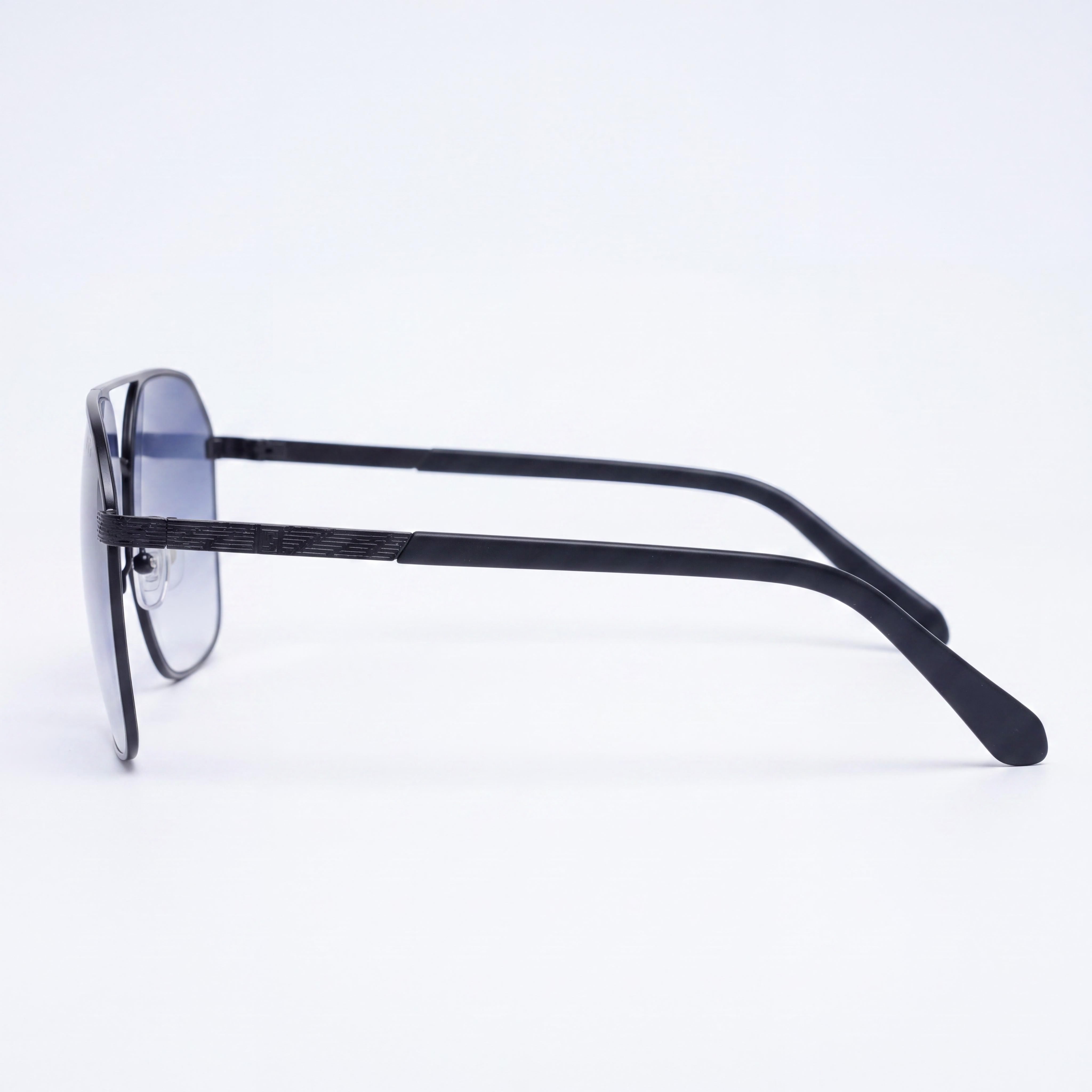 GUESS Classic Men's Polycarbonate Glossy Black Black Gradient 100% UV Protection Non-Polarized Sunglasses 55mm, Photo 3