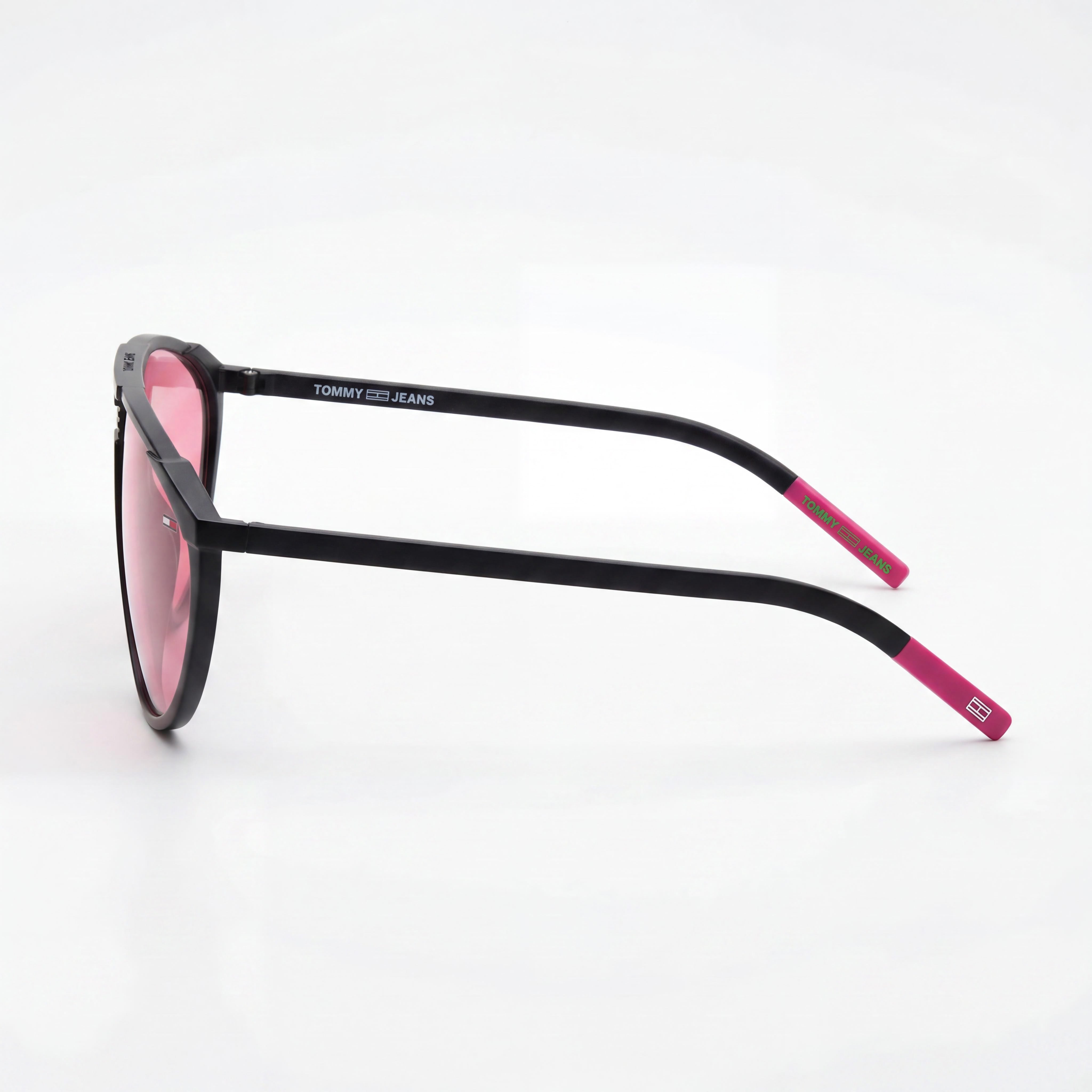 Tommy Hilfiger Classic Unisex Polyamide Frame Sunglasses, Black/Dark Pink, Pink Lenses, UV Protected, 65-9-140, Photo 3