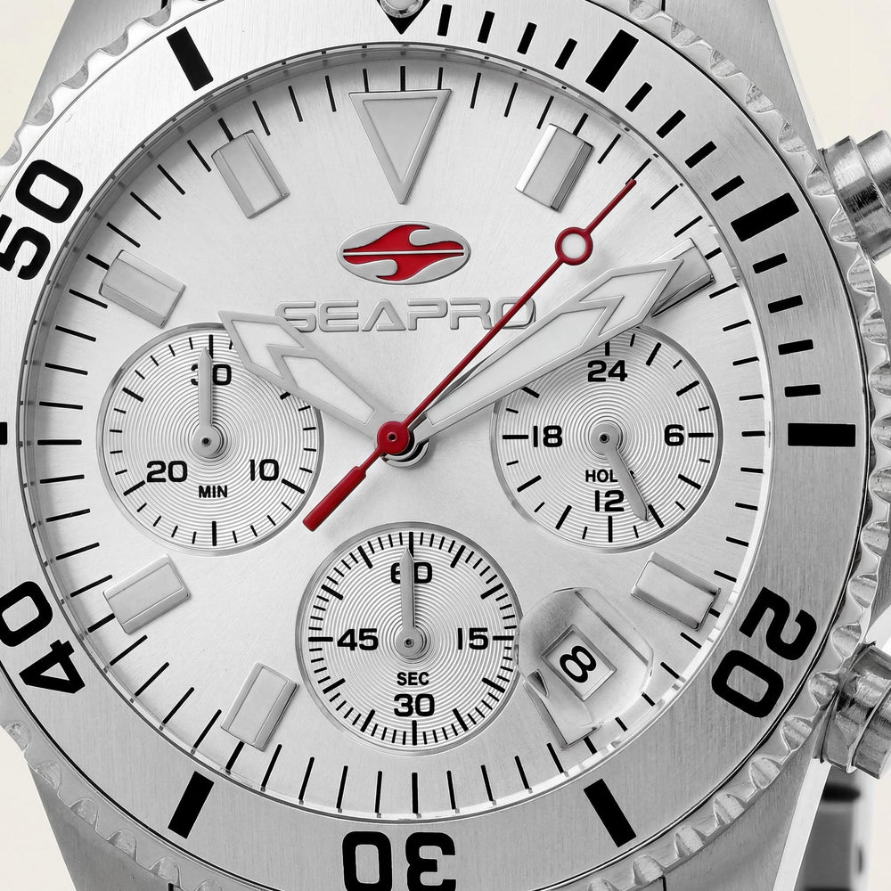Reloj Seapro de acero inoxidable plateado para hombre, con movimiento de cuarzo y cristal mineral, resistente al agua hasta 200 metros.