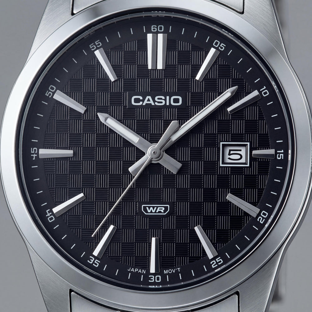 Reloj analógico de cuarzo unisex Casio MTP-VD03D-1A, acero inoxidable, plateado y negro, resistente al agua, caja de 34 mm