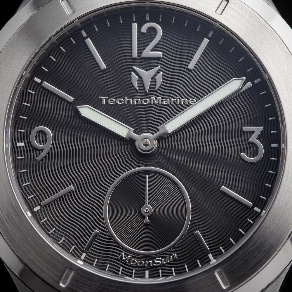 Reloj de cuarzo Technomarine Sun/Moon para hombre, caja de acero inoxidable plateado, esfera carbón, 42 mm con manecillas luminosas y resistente al agua