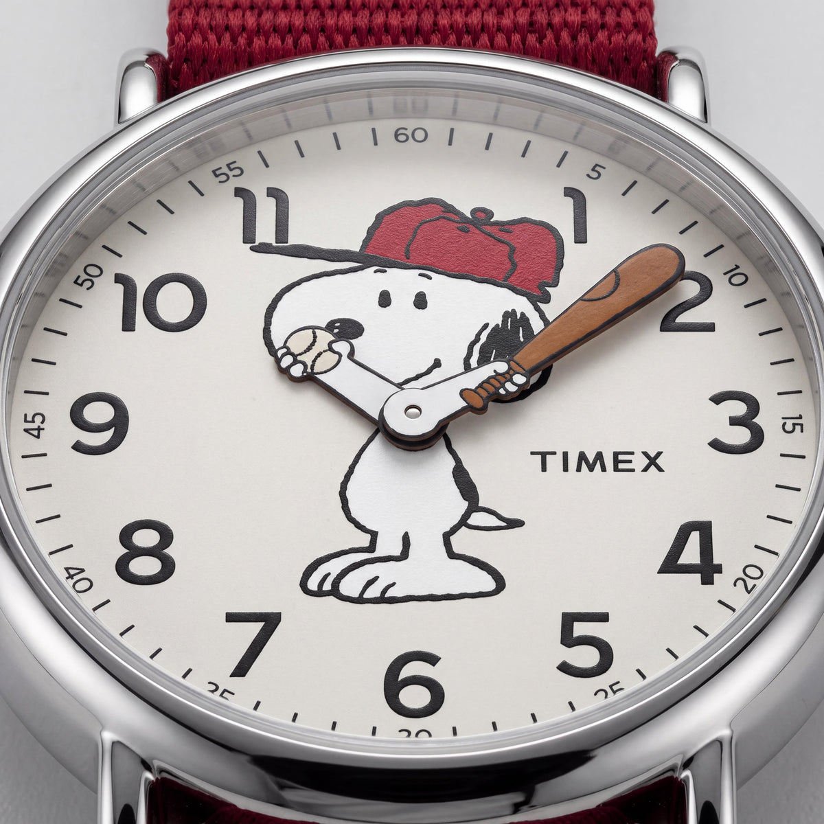 Timex Snoopy Men's 38mm Silver-Tone Brass Case Red Fabric Strap Quartz INDIGLO Water Resistant 30m Watch, Photo 2