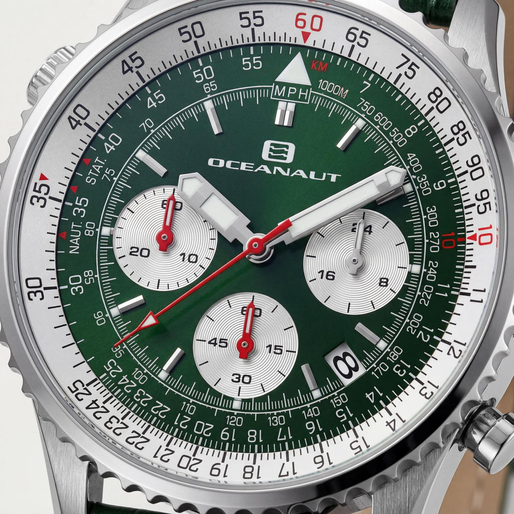 Reloj cronógrafo Oceanaut para hombre con esfera verde, caja de acero inoxidable y correa de piel.