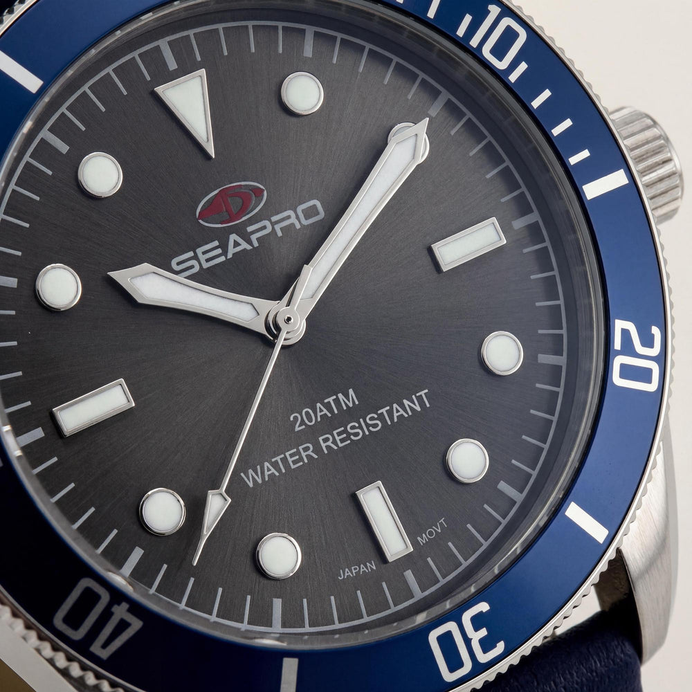Reloj Seapro para hombre con movimiento de cuarzo, esfera gris, mineral resistente a arañazos, resistente al agua hasta 20 ATM/200 m.