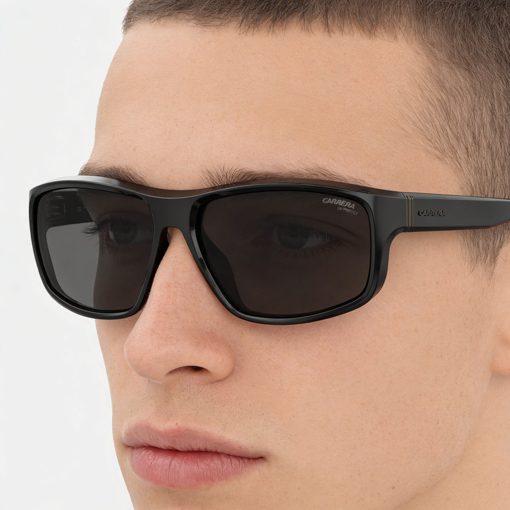 Gafas de sol Carrera 8038/S para hombre, montura de poliamida negra y gris, lentes negras no polarizadas con protección UV, 61 mm