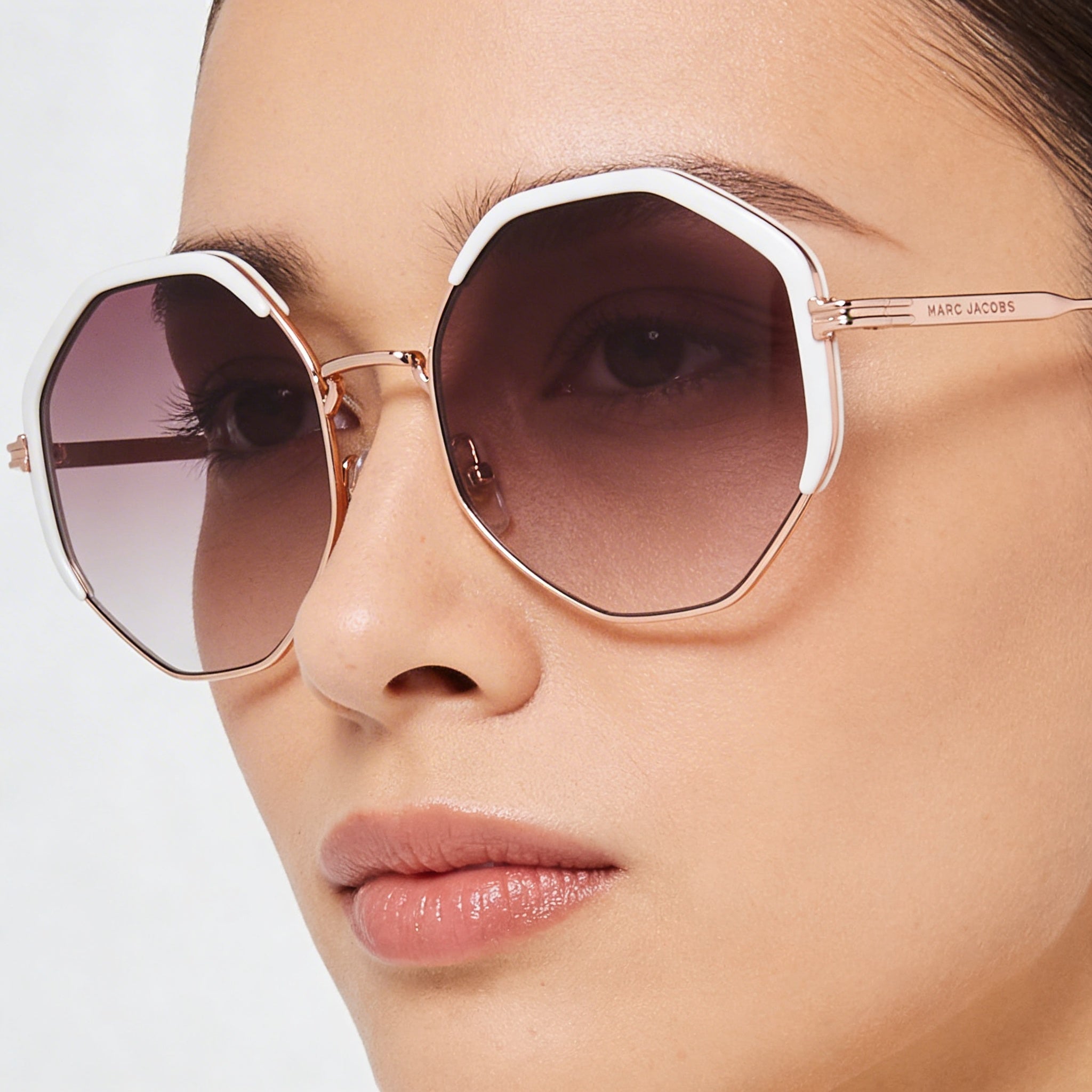 Gafas de sol Marc Jacobs casuales para mujer, con montura metálica de color blanco oro rosa y lentes de protección UV degradadas en color marrón, 56 mm, Photo 5
