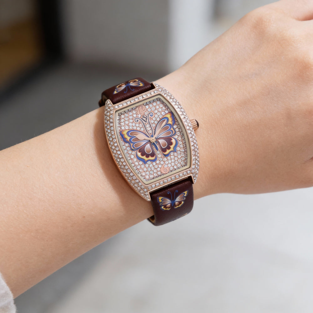 Reloj Christian Van Sant para mujer, de acero inoxidable y cuero en tono dorado, con movimiento de cuarzo y resistente al agua hasta 30 m.