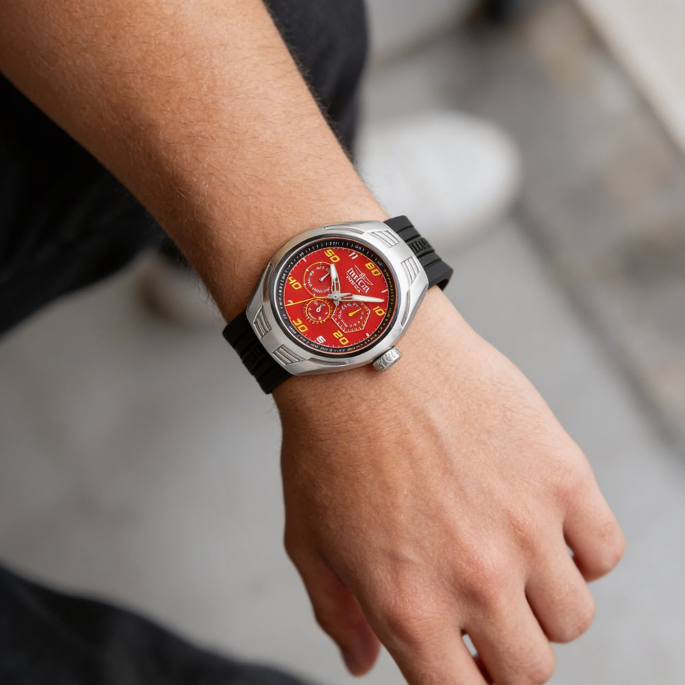 Reloj cronógrafo Invicta Racing 47727 de 46 mm con esfera roja de acero inoxidable y correa de silicona