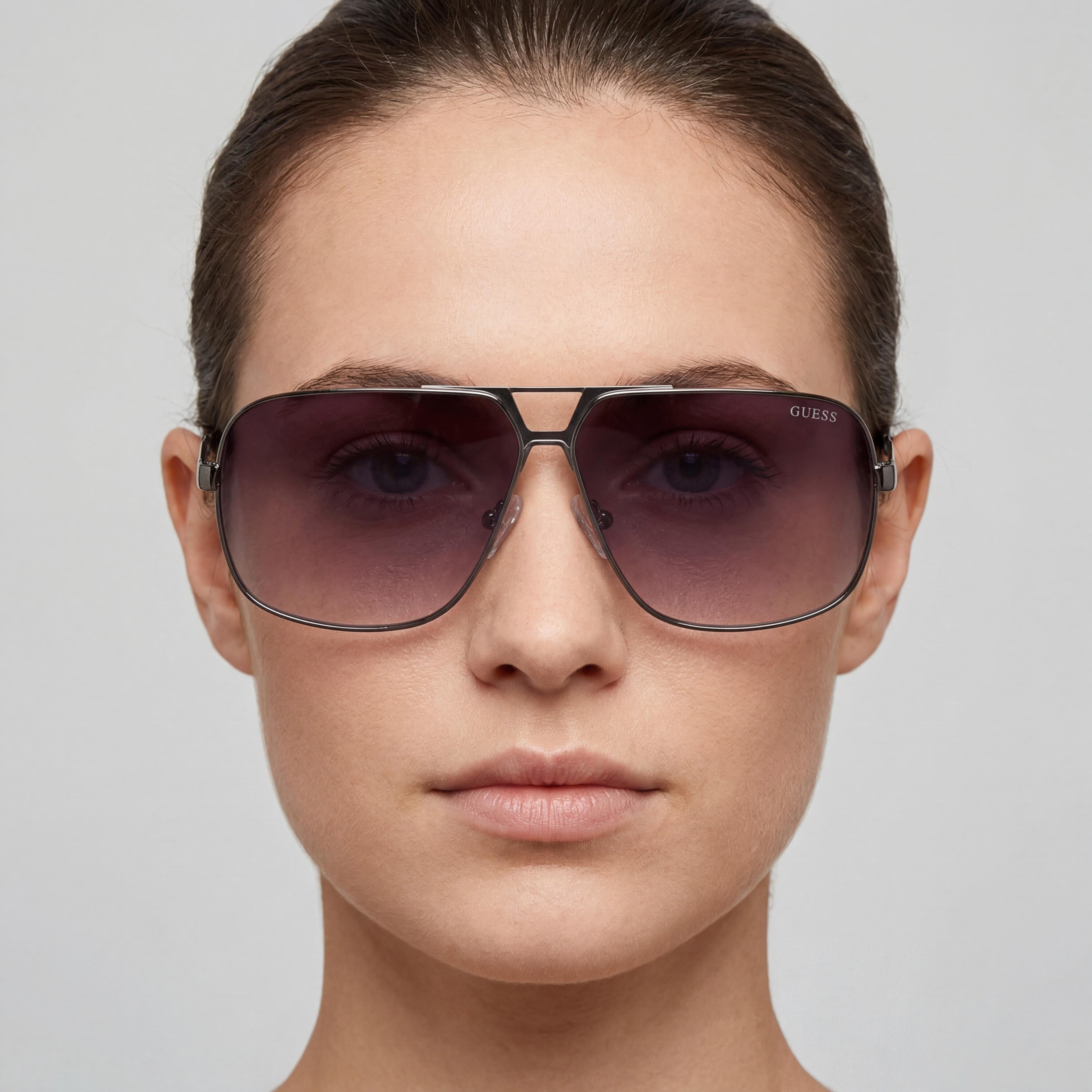 GUESS Women's Navigator Metal Sunglasses with Gunmetal Frame and Gradient Smoke Lenses, UV Protected 61mm, Photo 5